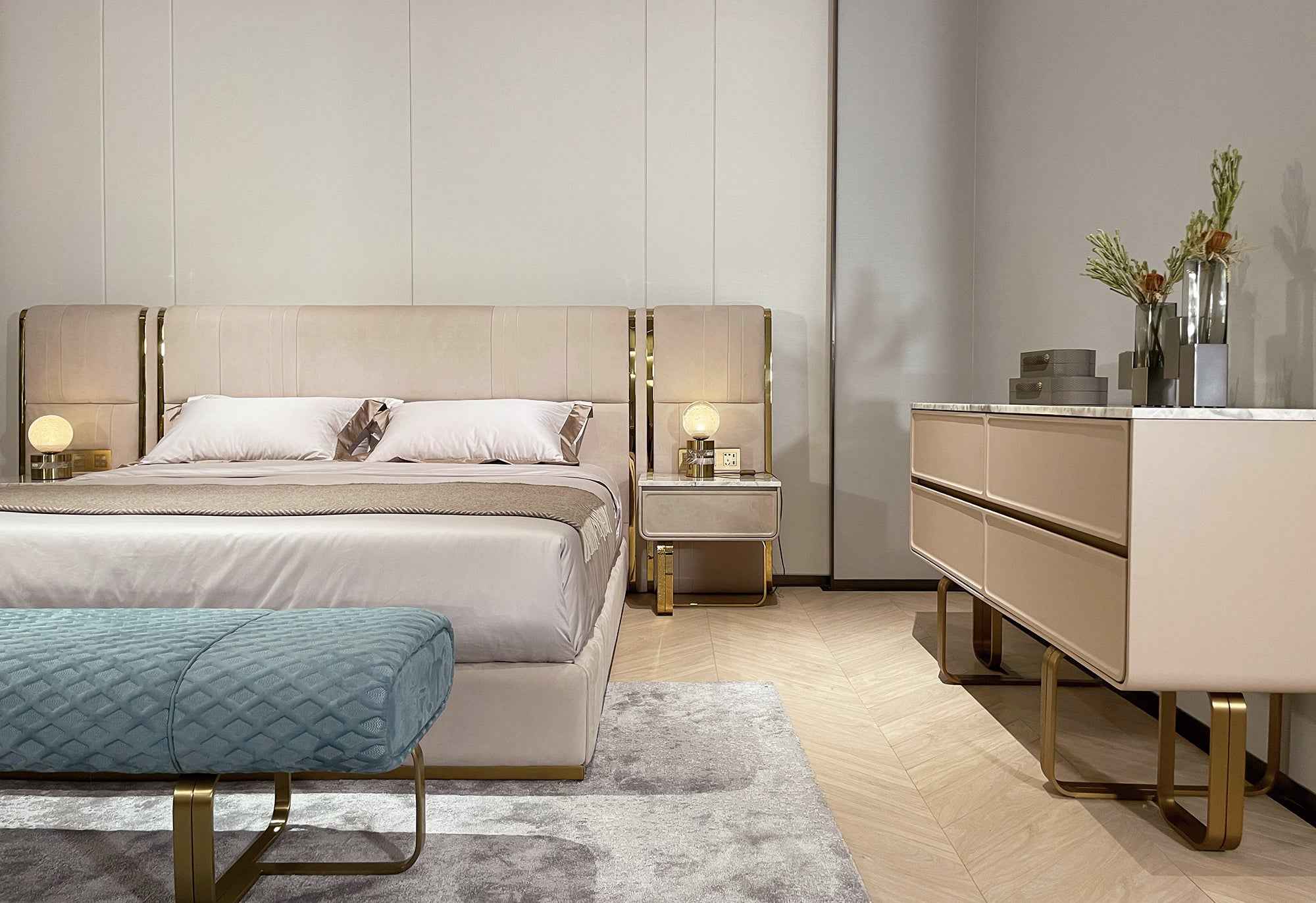 WH309B11 bedside table