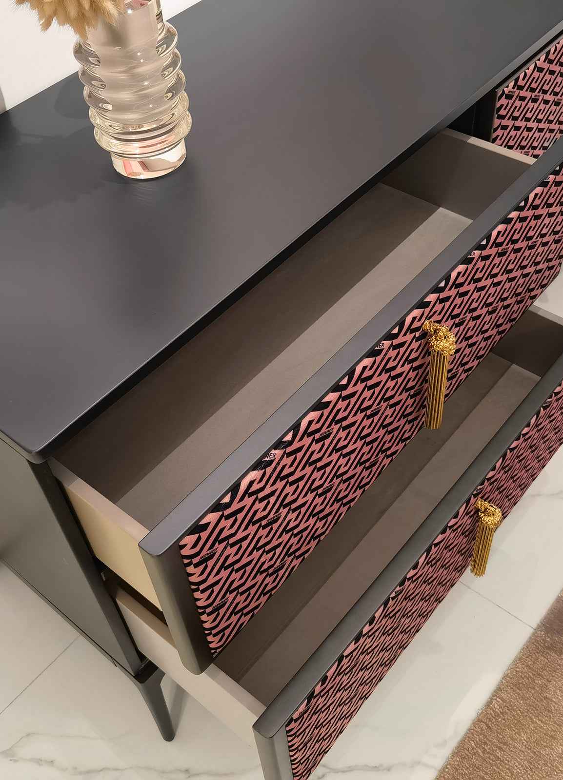 WH315B12 chest of drawers