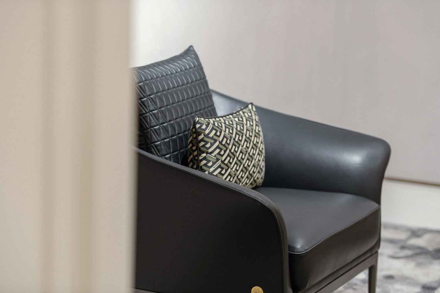 WH315SF11B Lounger chair