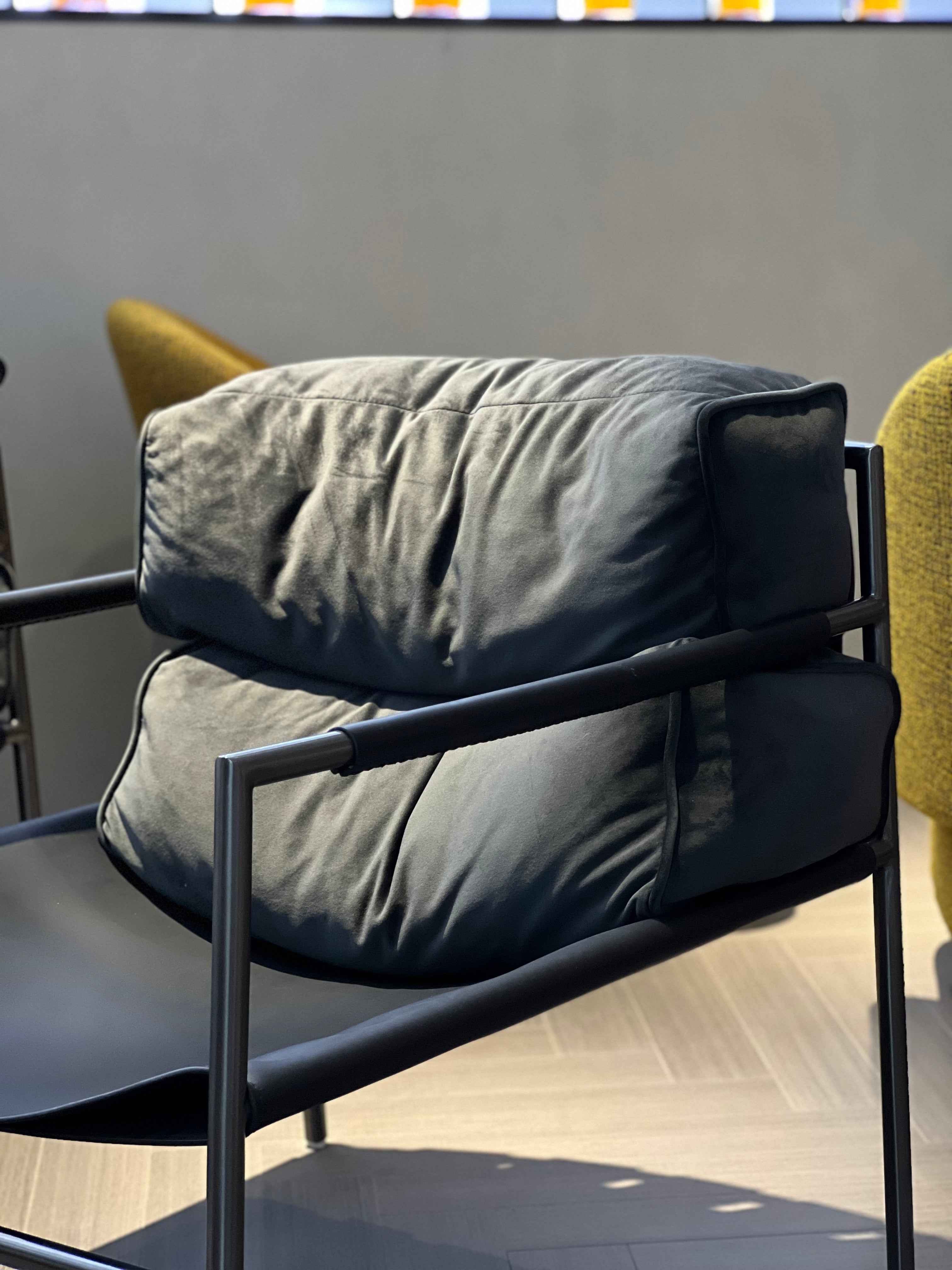 X626 Minimalism Lounge chair