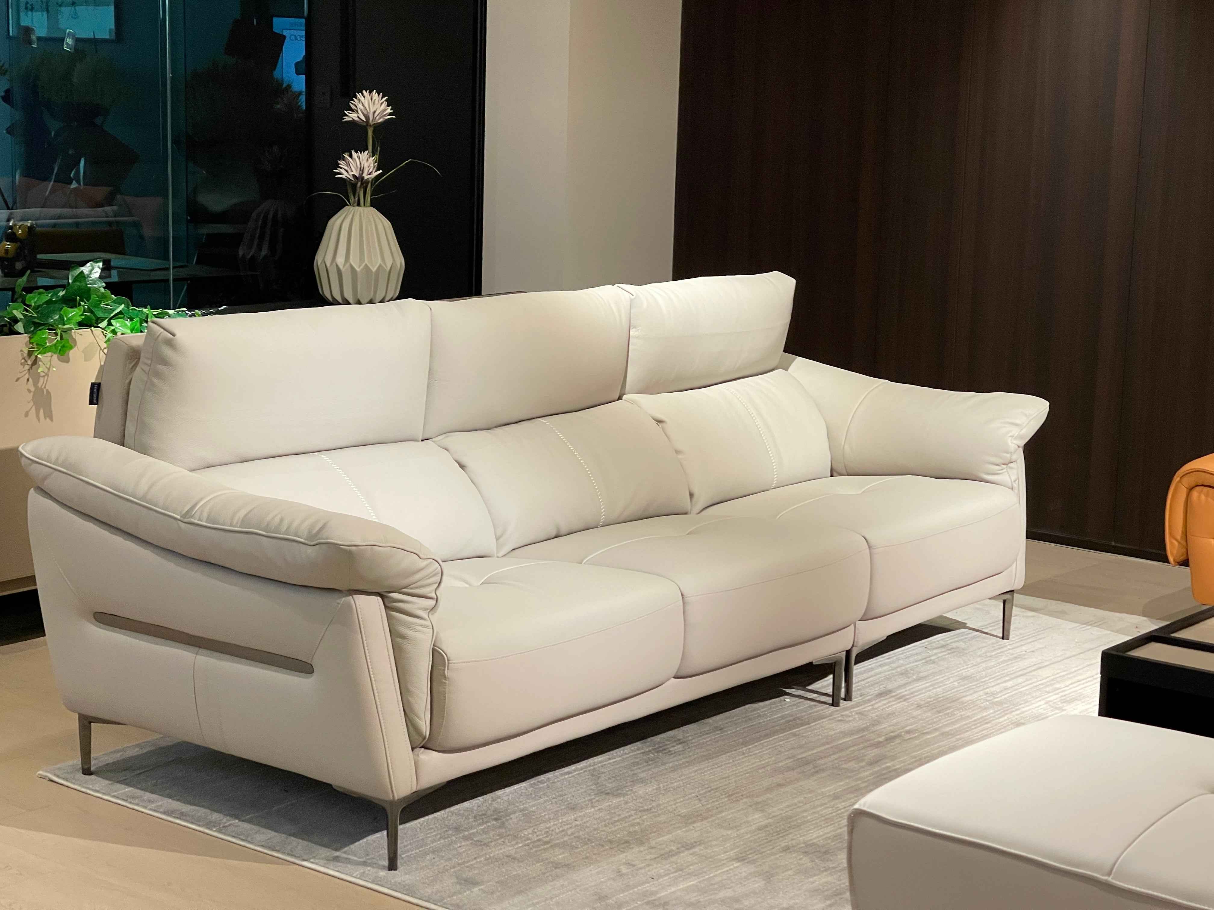 CB3521 Sofa