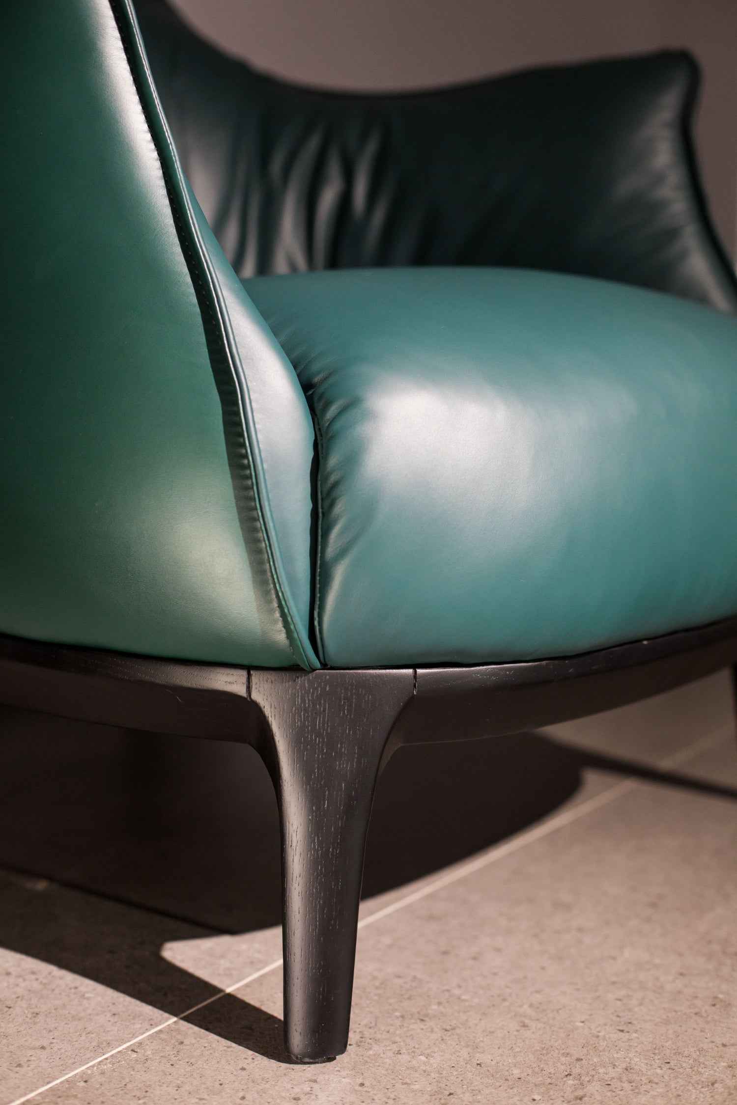 VE1-1962-1 Lounge chair high screen