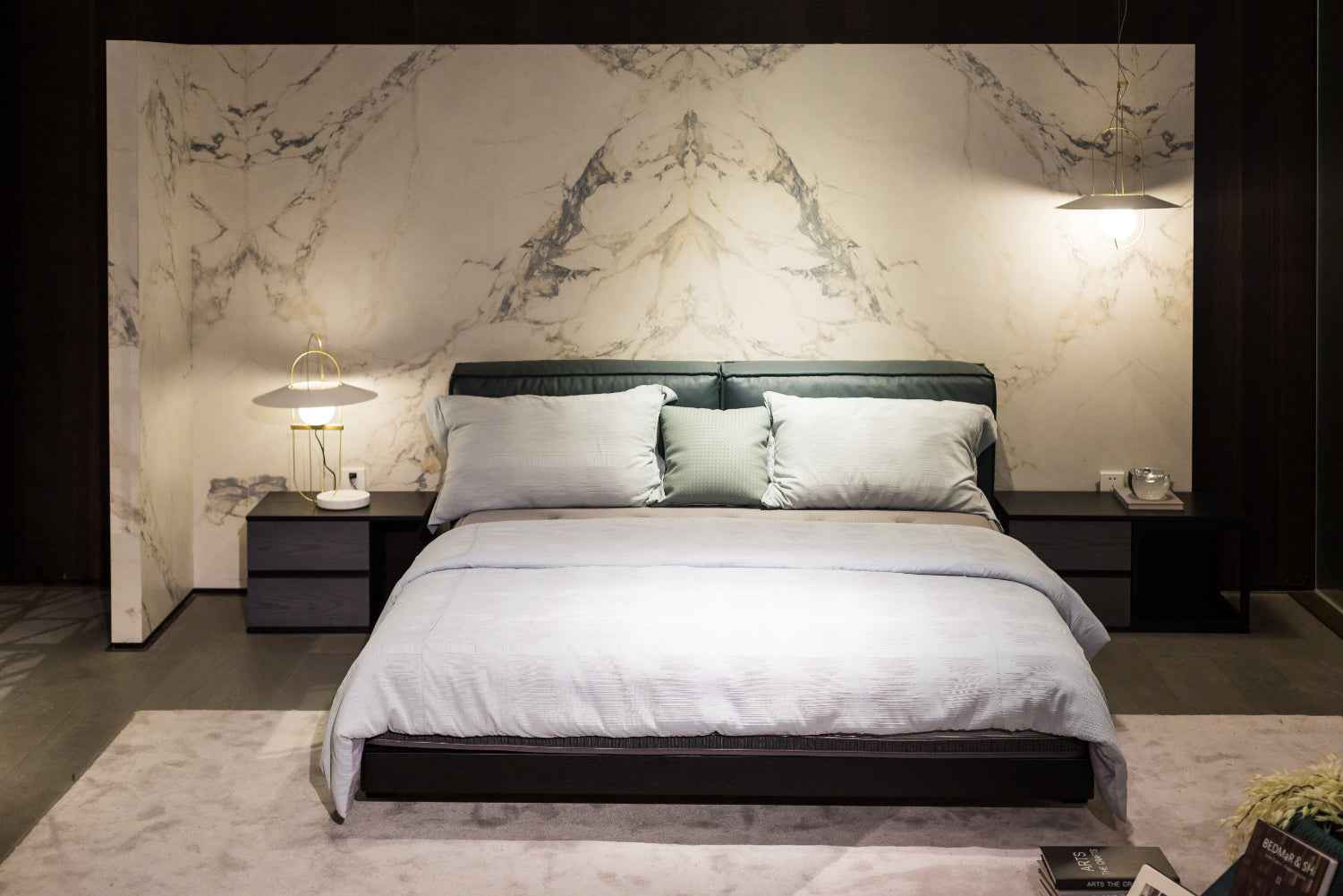 Urban Chic Leather KB-VVCASA-BED-VX5-1801-1 Bed