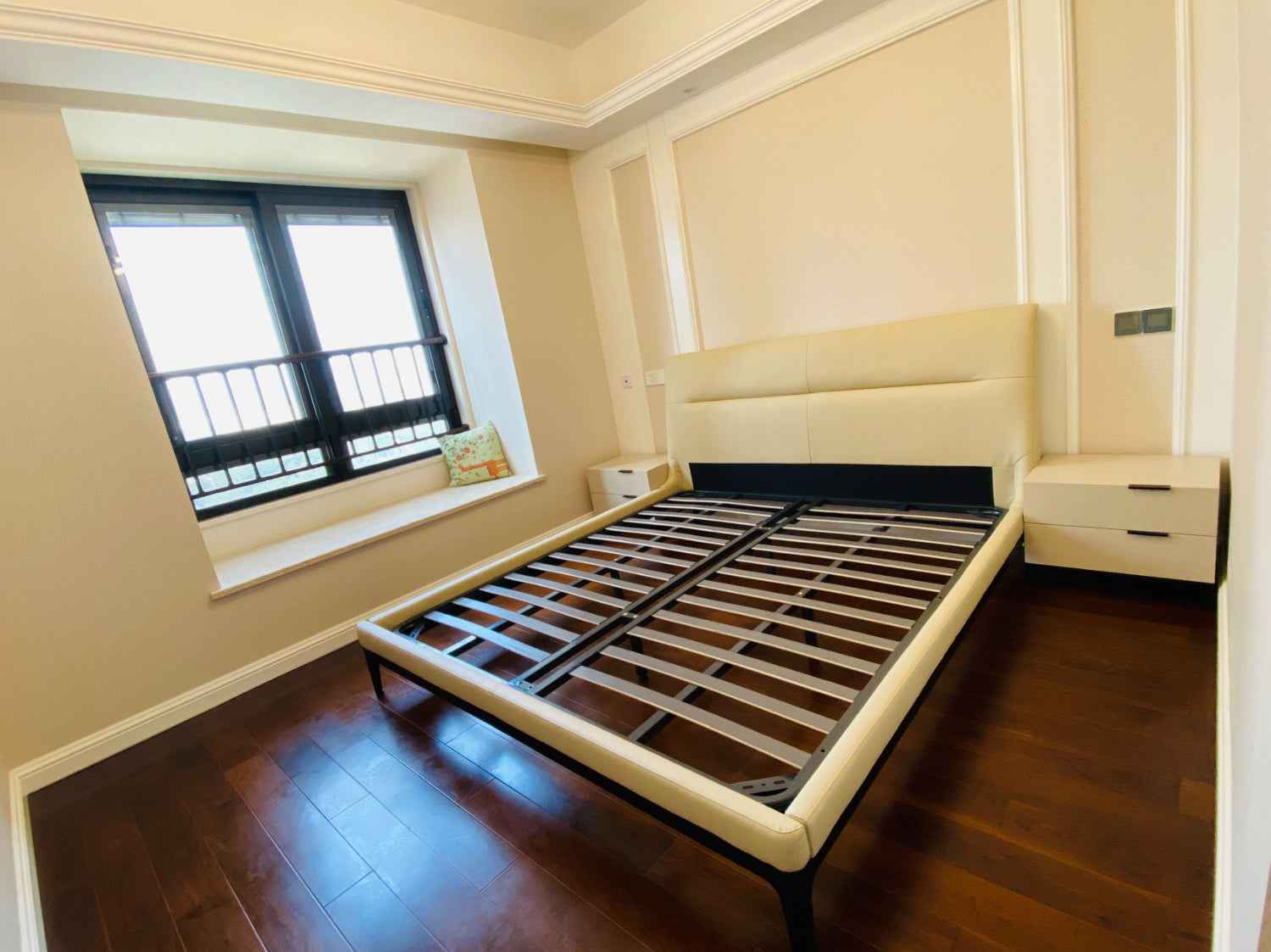 Modern Elegance Leather KB-VVCASA-BED-VX2-1758-1 Bed