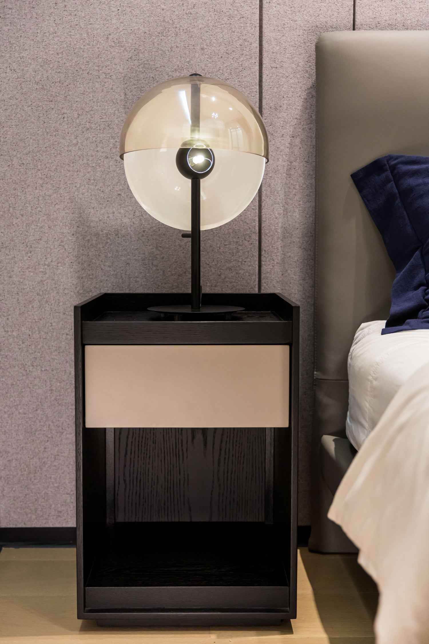 Italian Minimalist Veneer HX-1770-2 Bedside Table