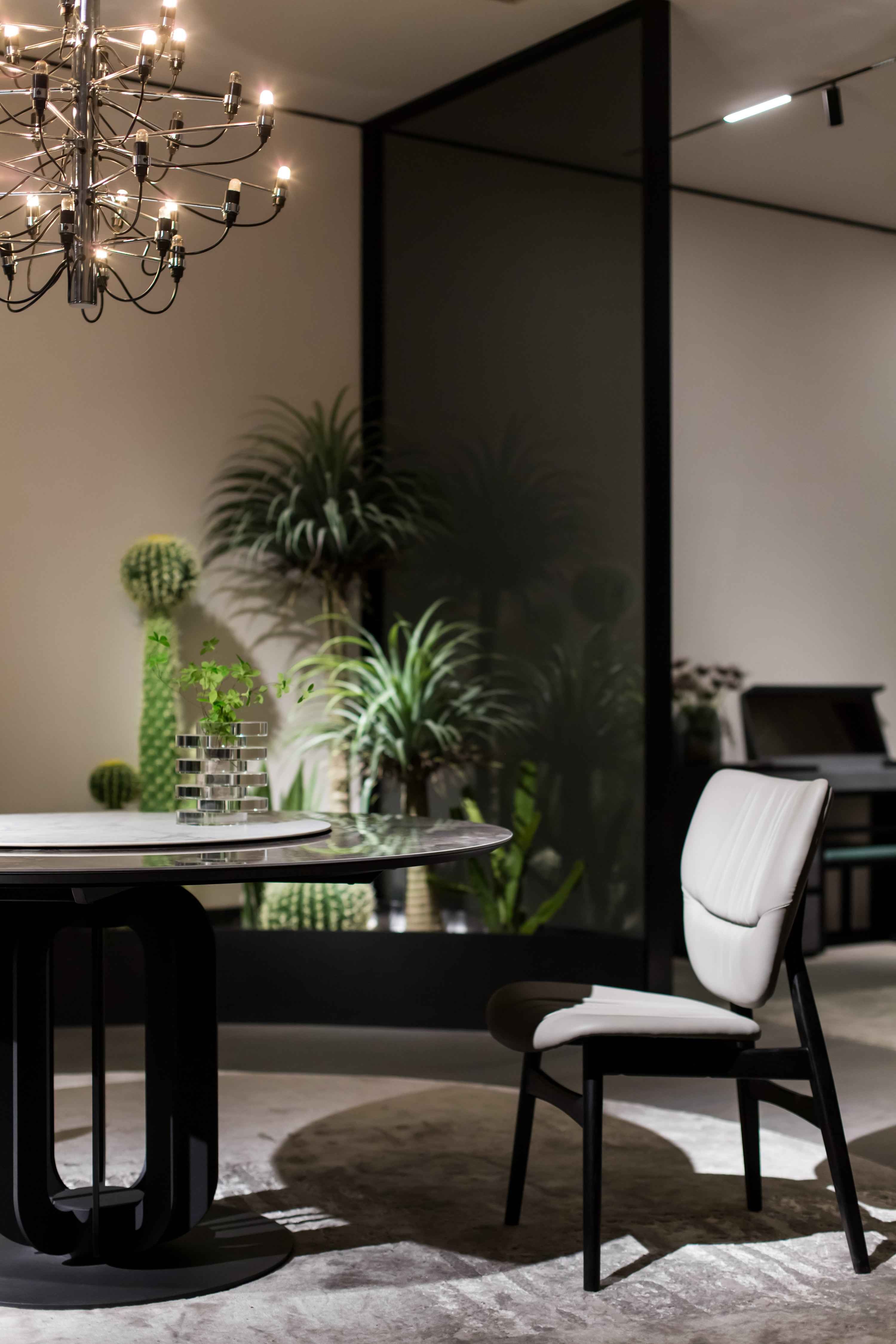 HA-1811-1 Dining table