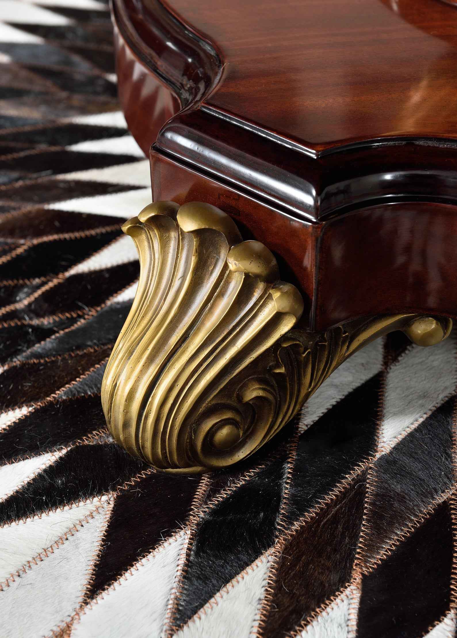 AI-499010 round dining table