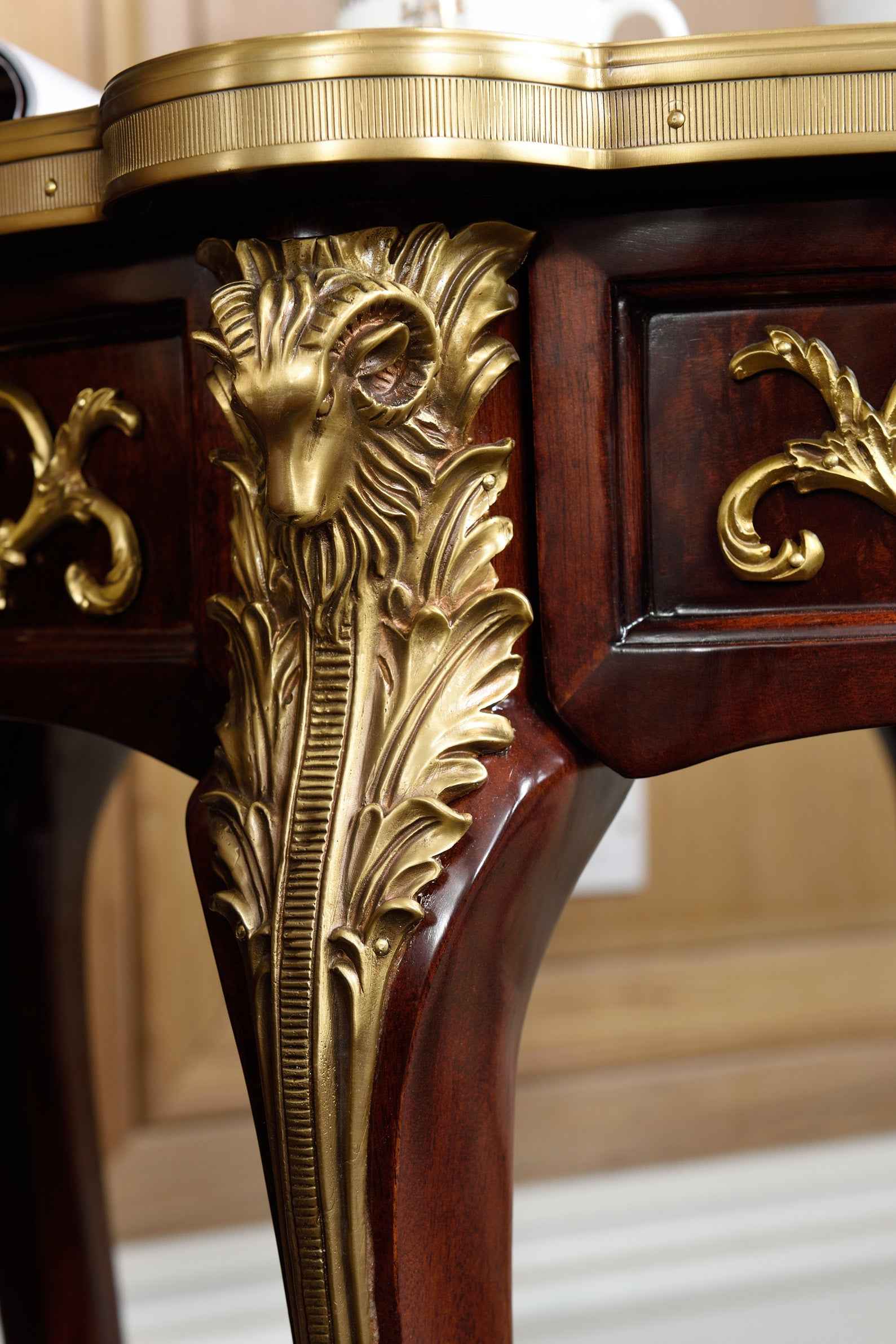 AI-5005-442 round table