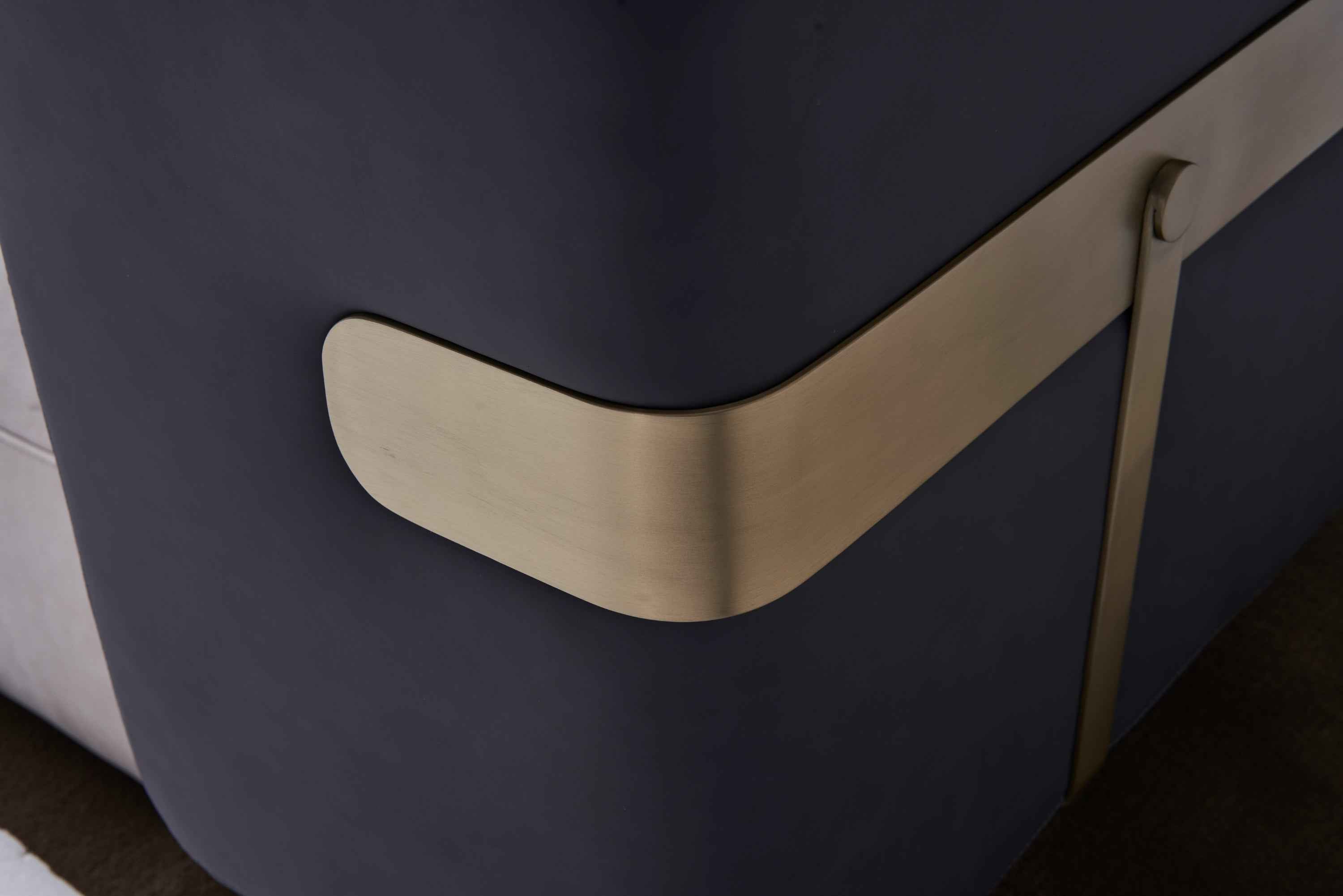 Italian minimalist A66 leather sofa DJ5-051 Sofa