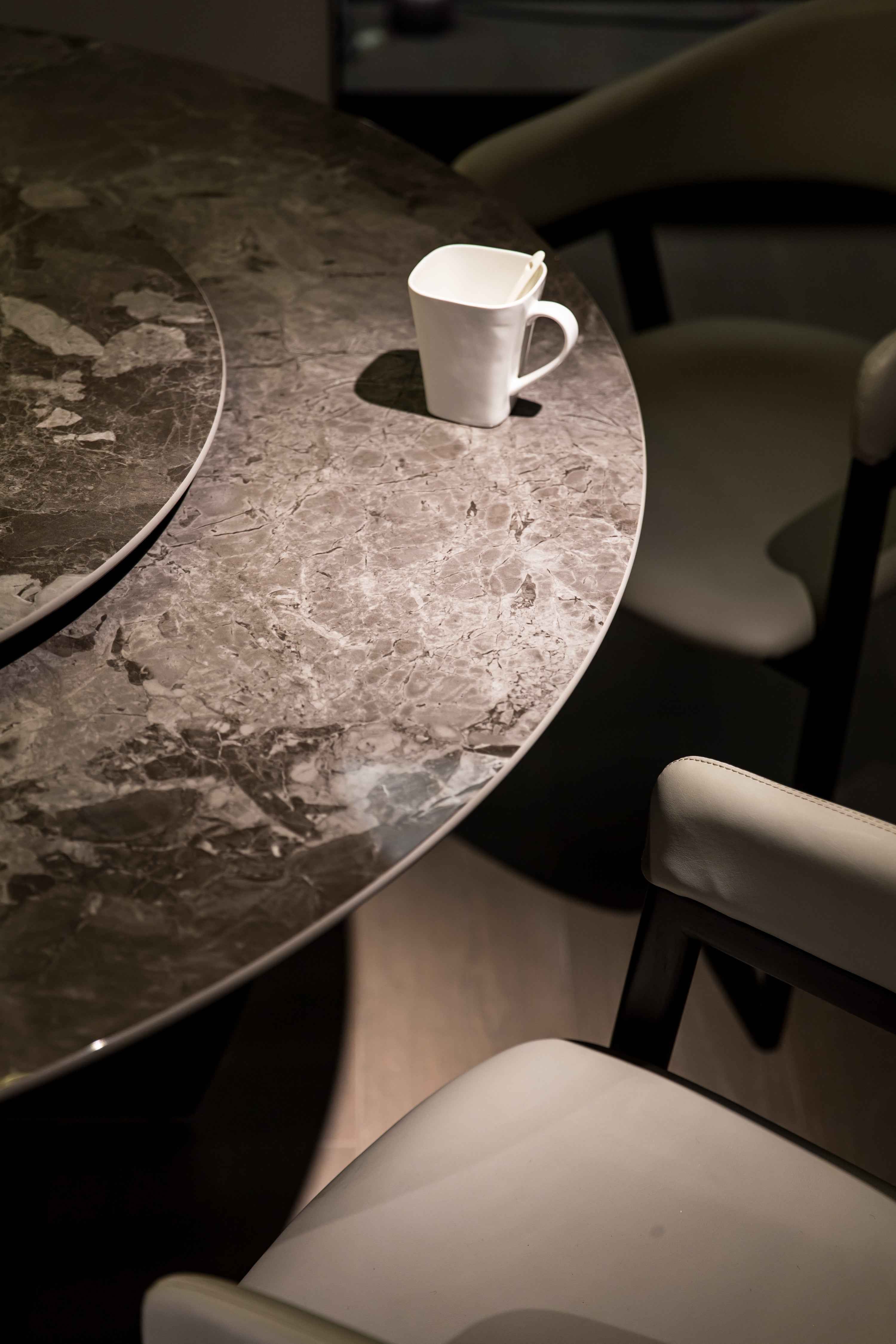 HA-1961-5 Round dining table