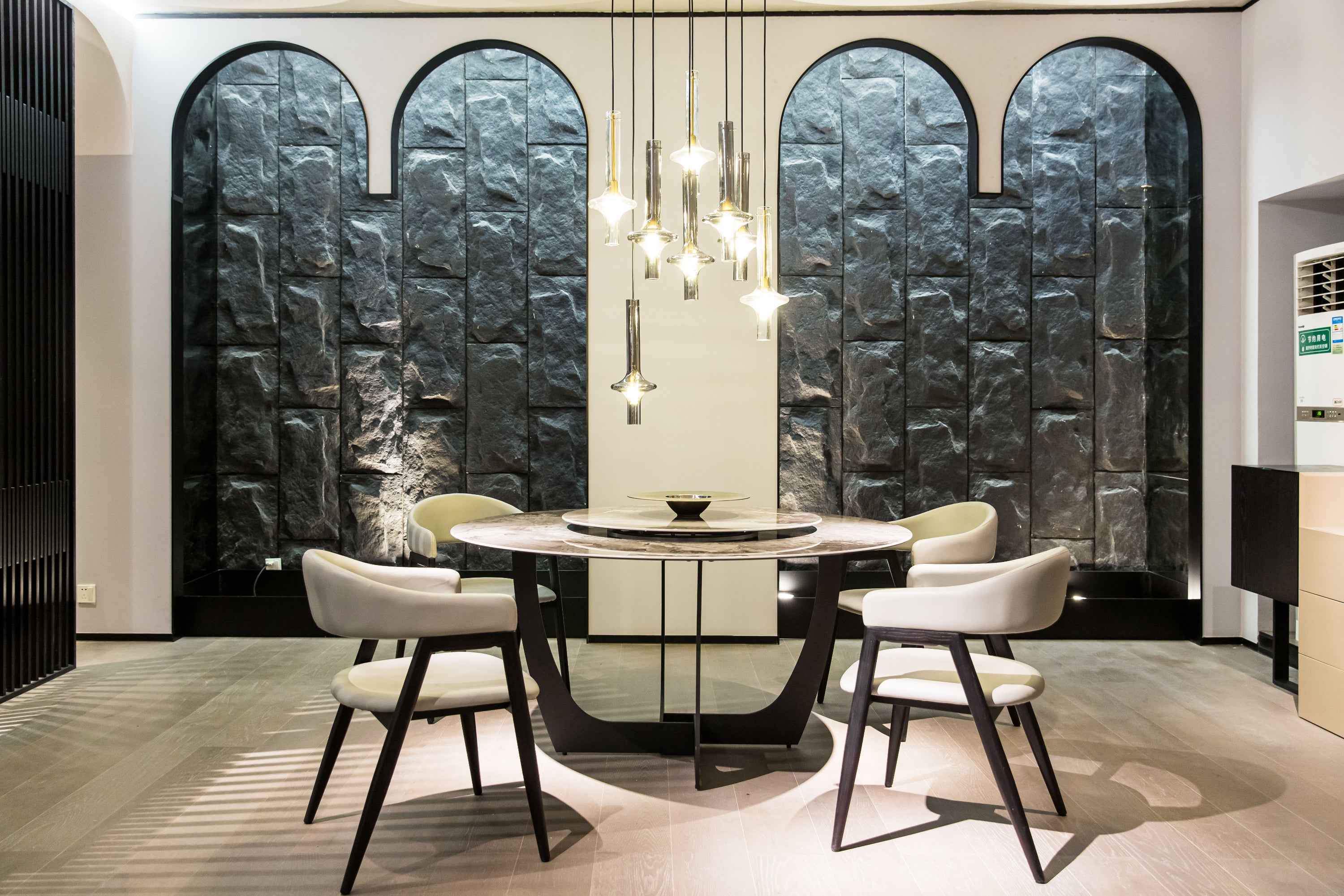 HA-1961-5 Round dining table