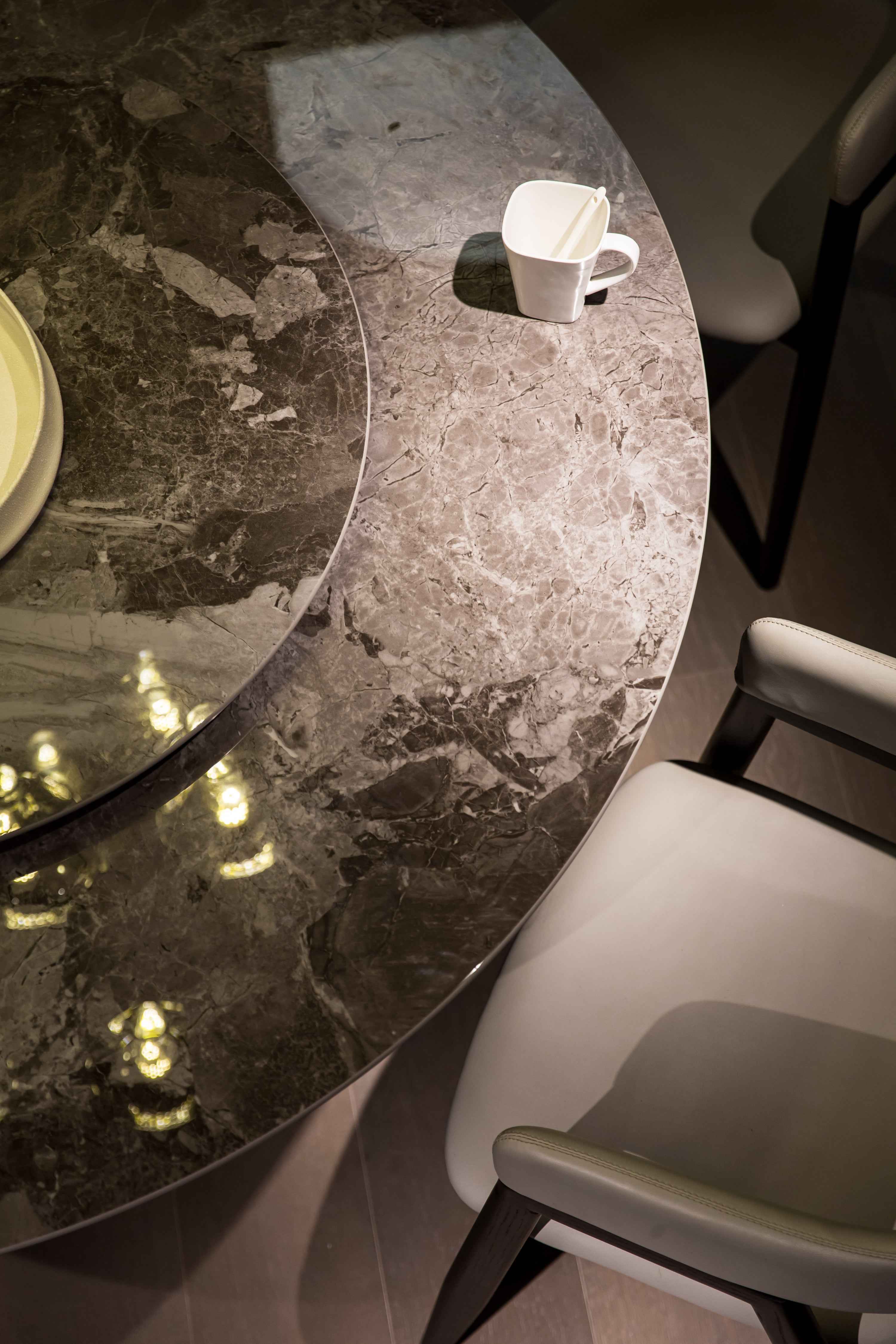 HA-1961-5 Round dining table