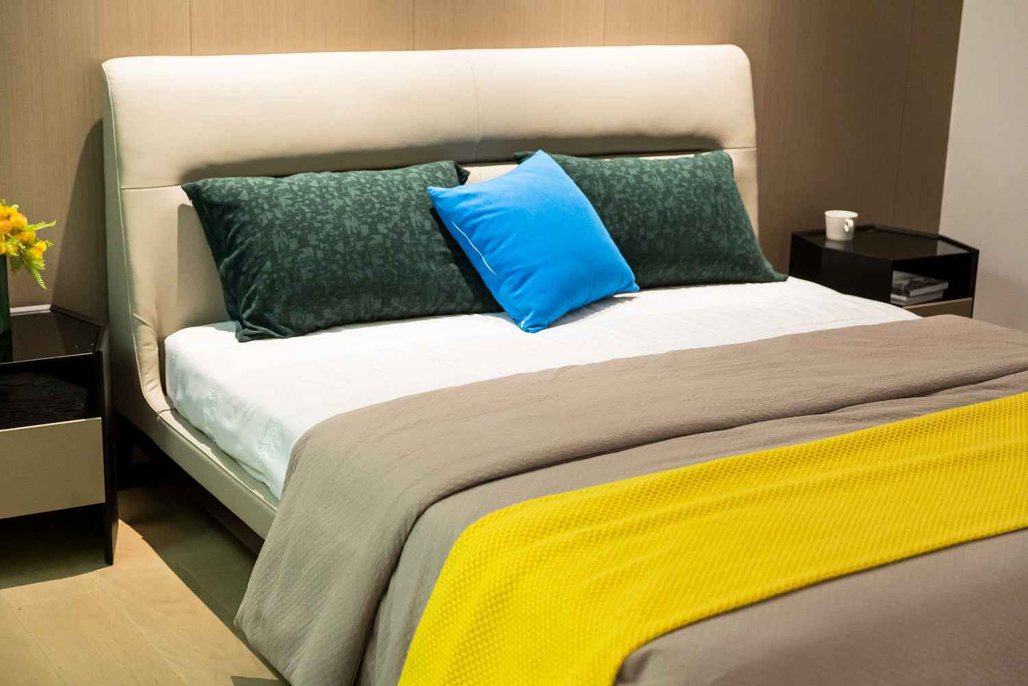 Modern Elegance Leather KB-VVCASA-BED-VX2-1758-1 Bed