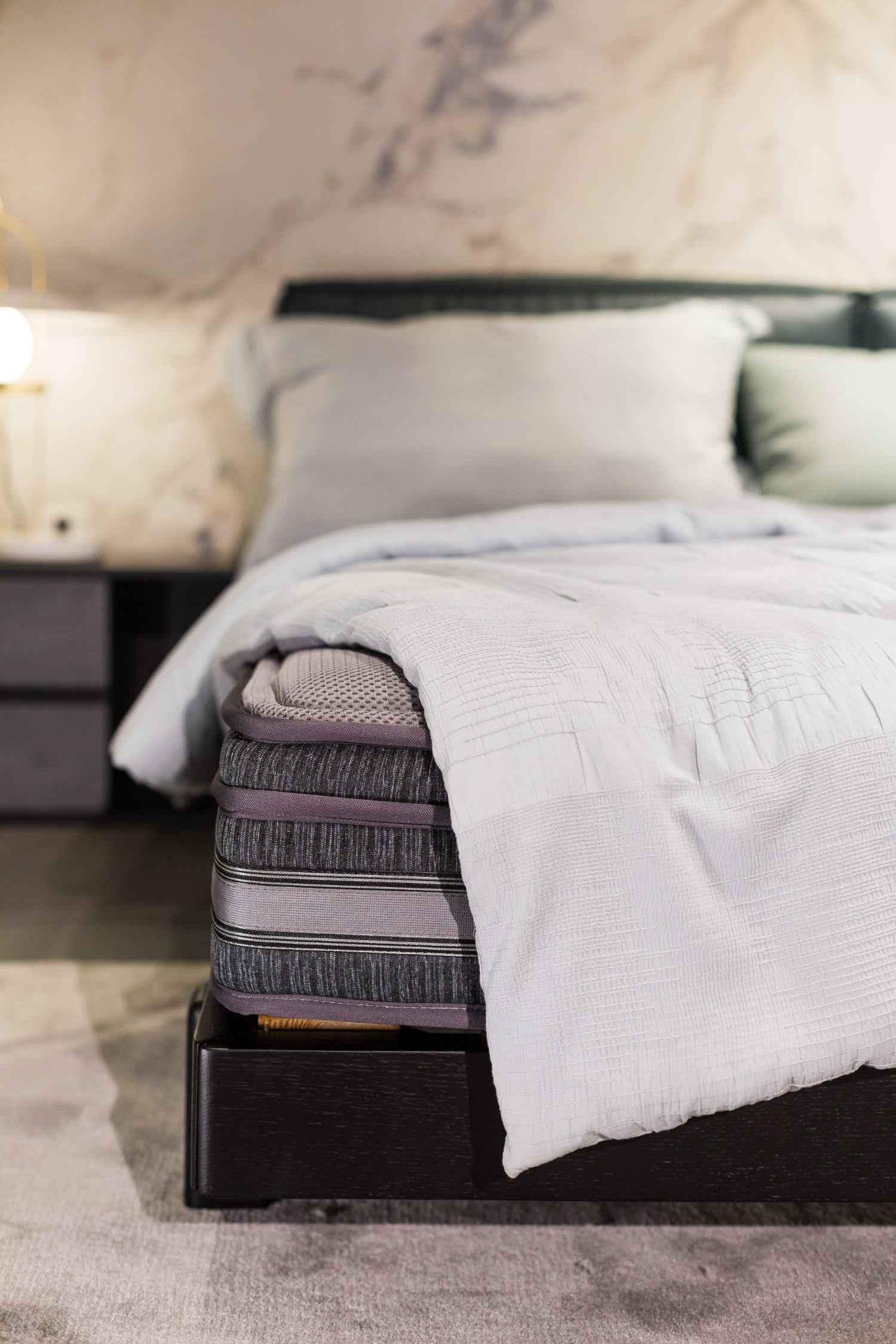 Urban Chic Leather KB-VVCASA-BED-VX5-1801-1 Bed