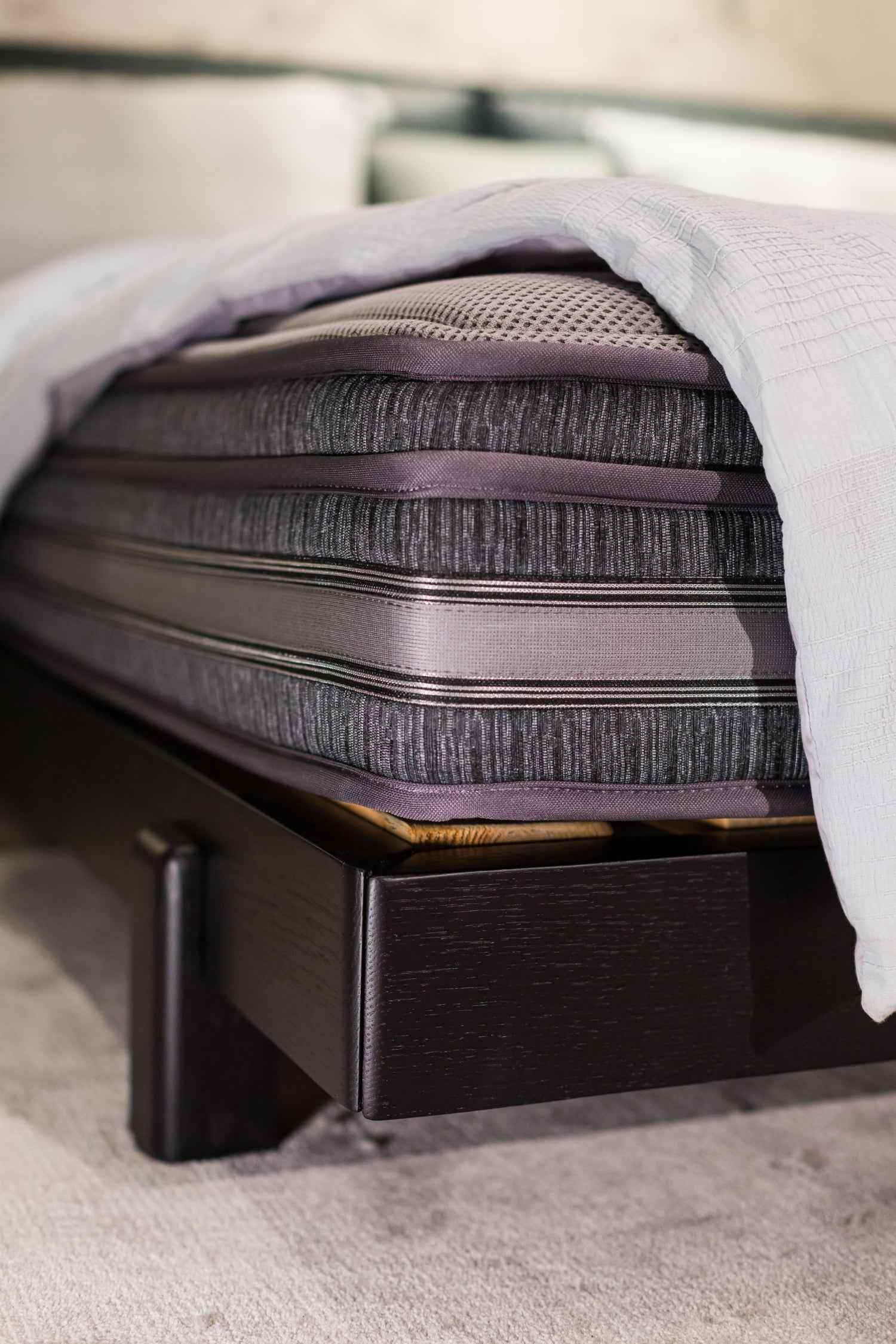 Urban Chic Leather KB-VVCASA-BED-VX5-1801-1 Bed