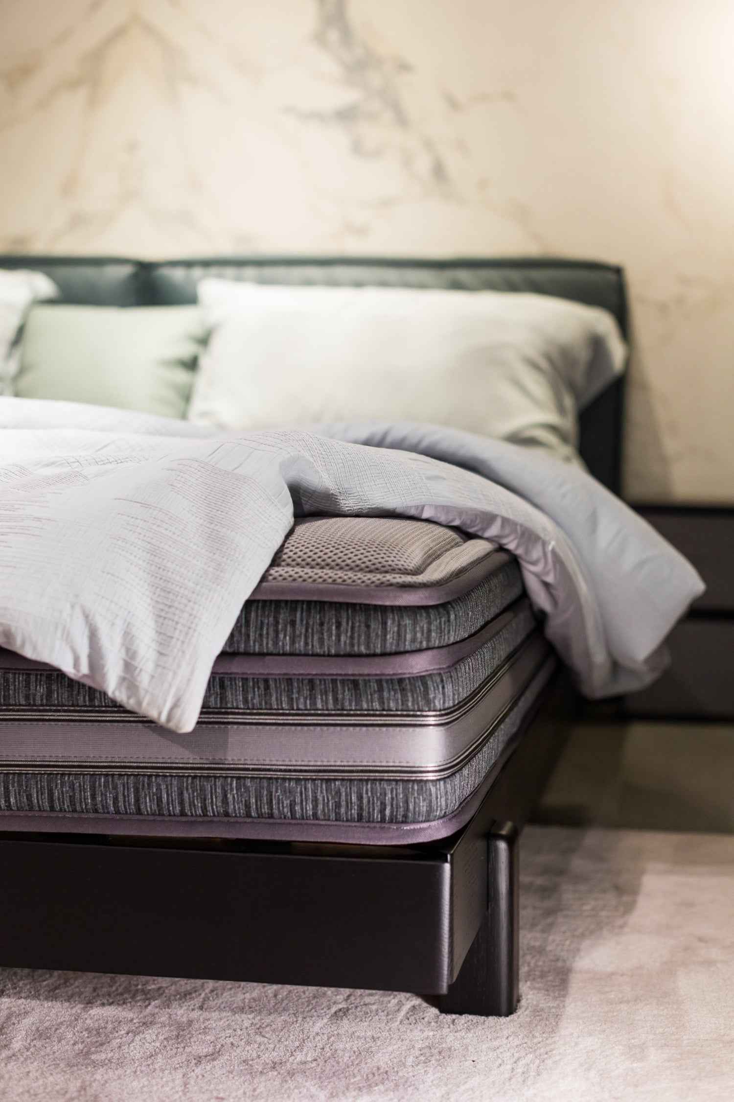 Urban Chic Leather KB-VVCASA-BED-VX5-1801-1 Bed