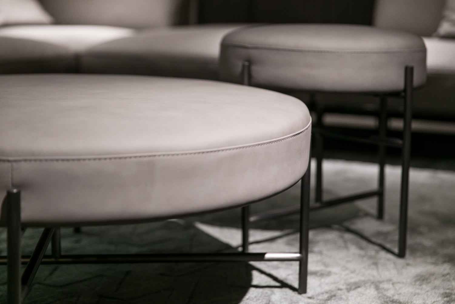 Luxury Leather Round Metal VD3-2071-1 Round Stool