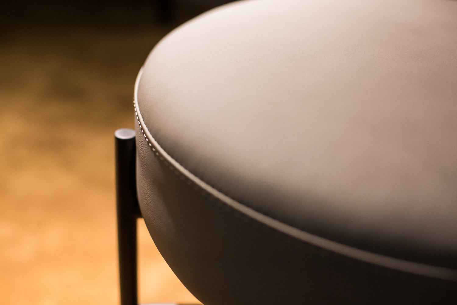Luxury Leather Round Metal VD3-2071-1 Round Stool