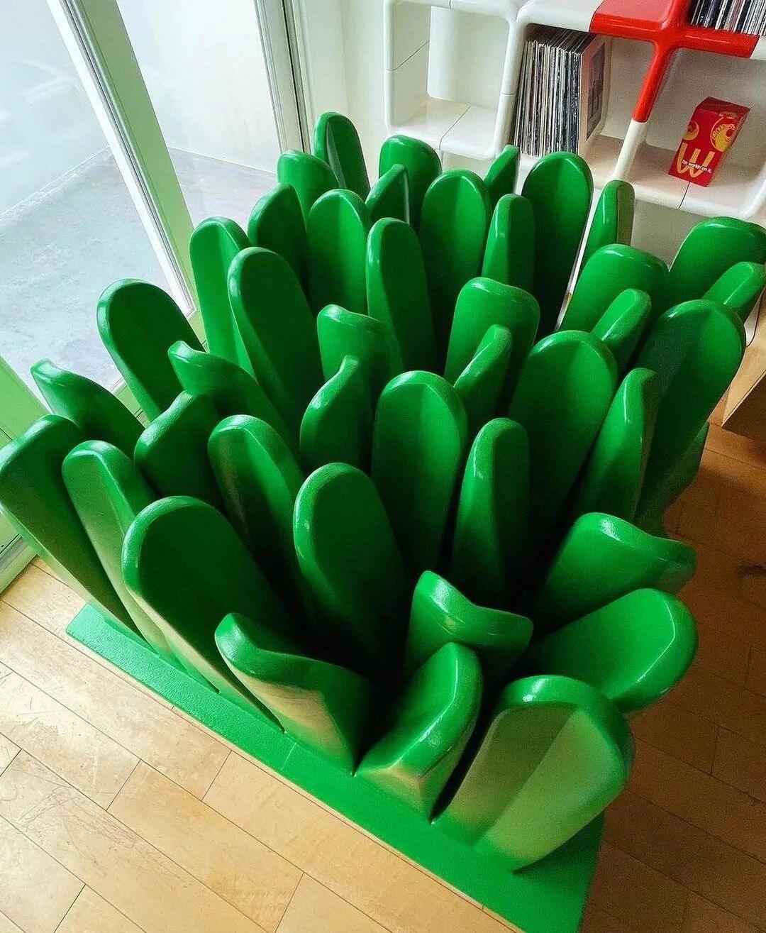 Fun with Postures: Pratone Grass Stem Sofa