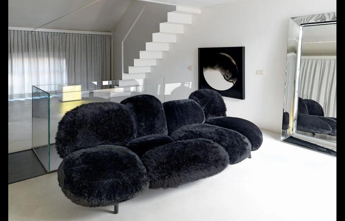 Elegant and Comfortable: The Powder-Puff Touch of the Cipria Sofa