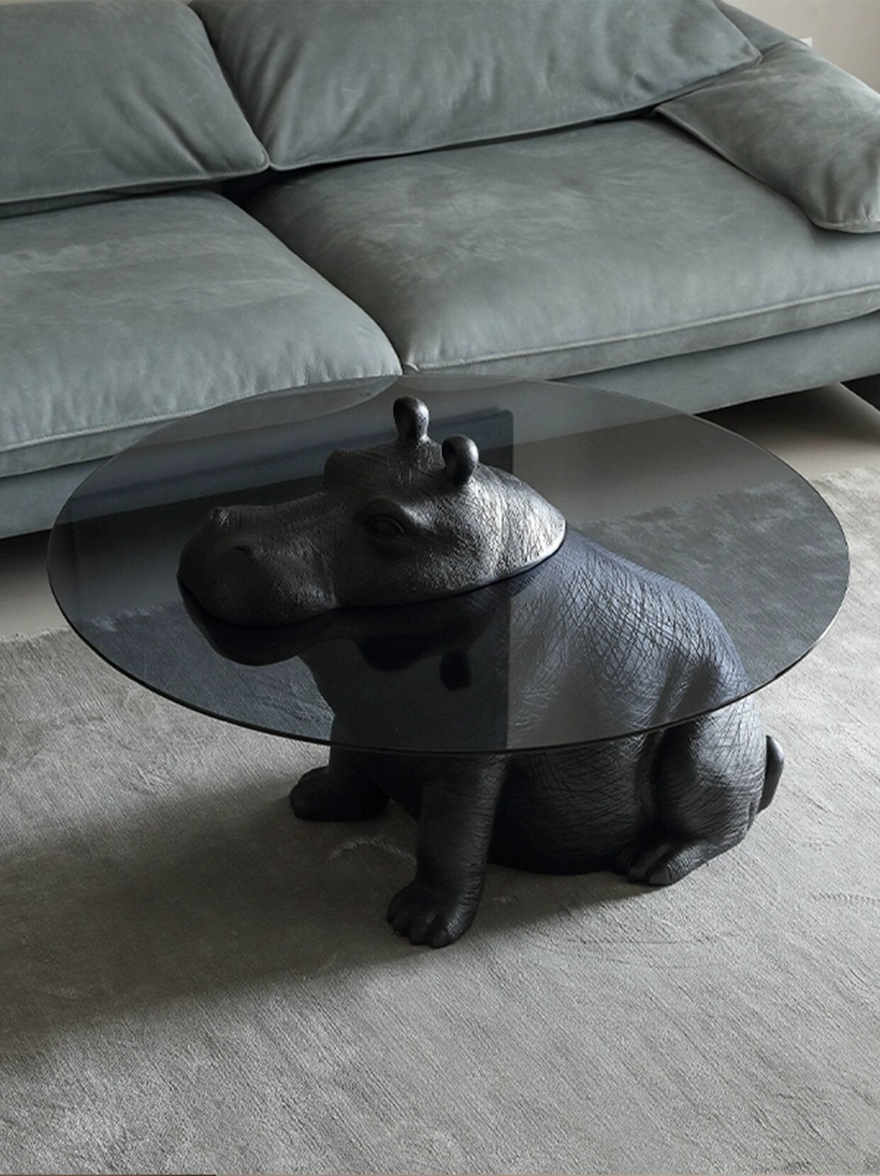 Hippo Couchtisch: Eine Fusion aus dynamischer Skulptur und moderner Wohnkunst