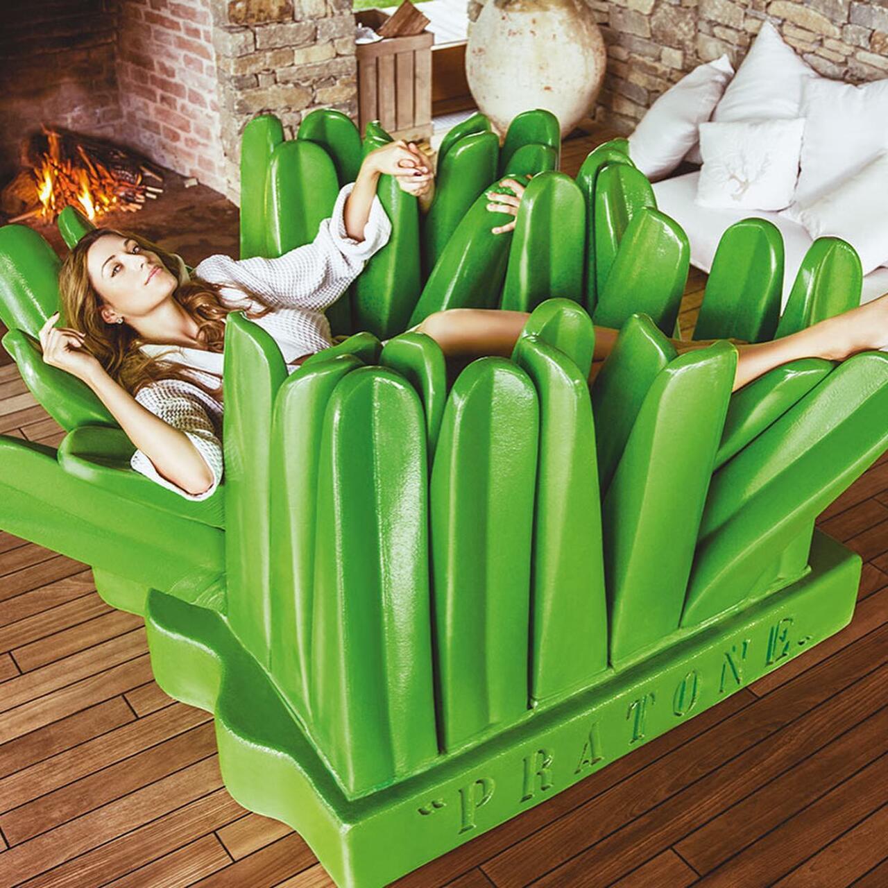 Spaß mit Haltungen: Pratone Grass Stem Sofa