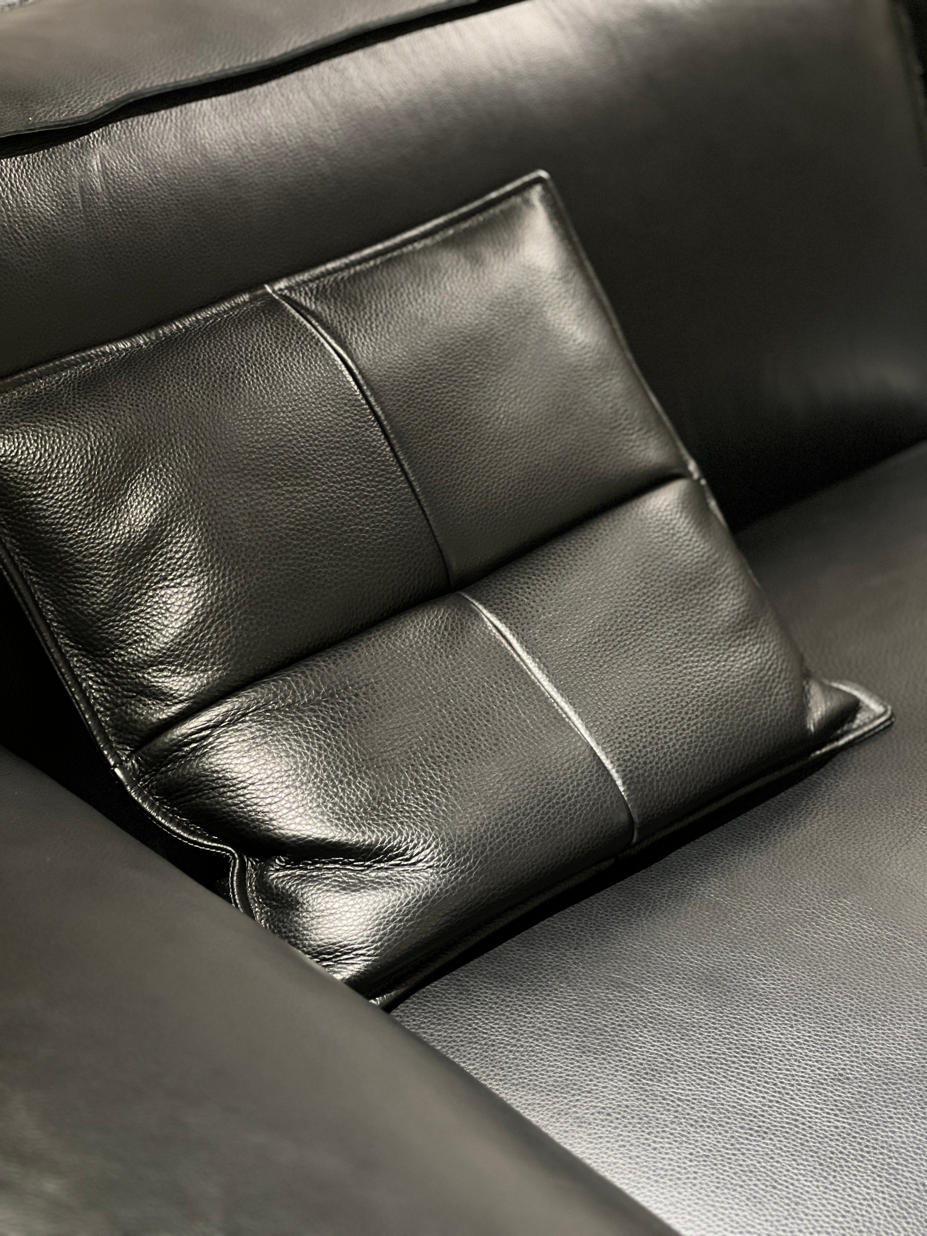 Italian minimalist style big black cow sofa VJ2-2359 sofa