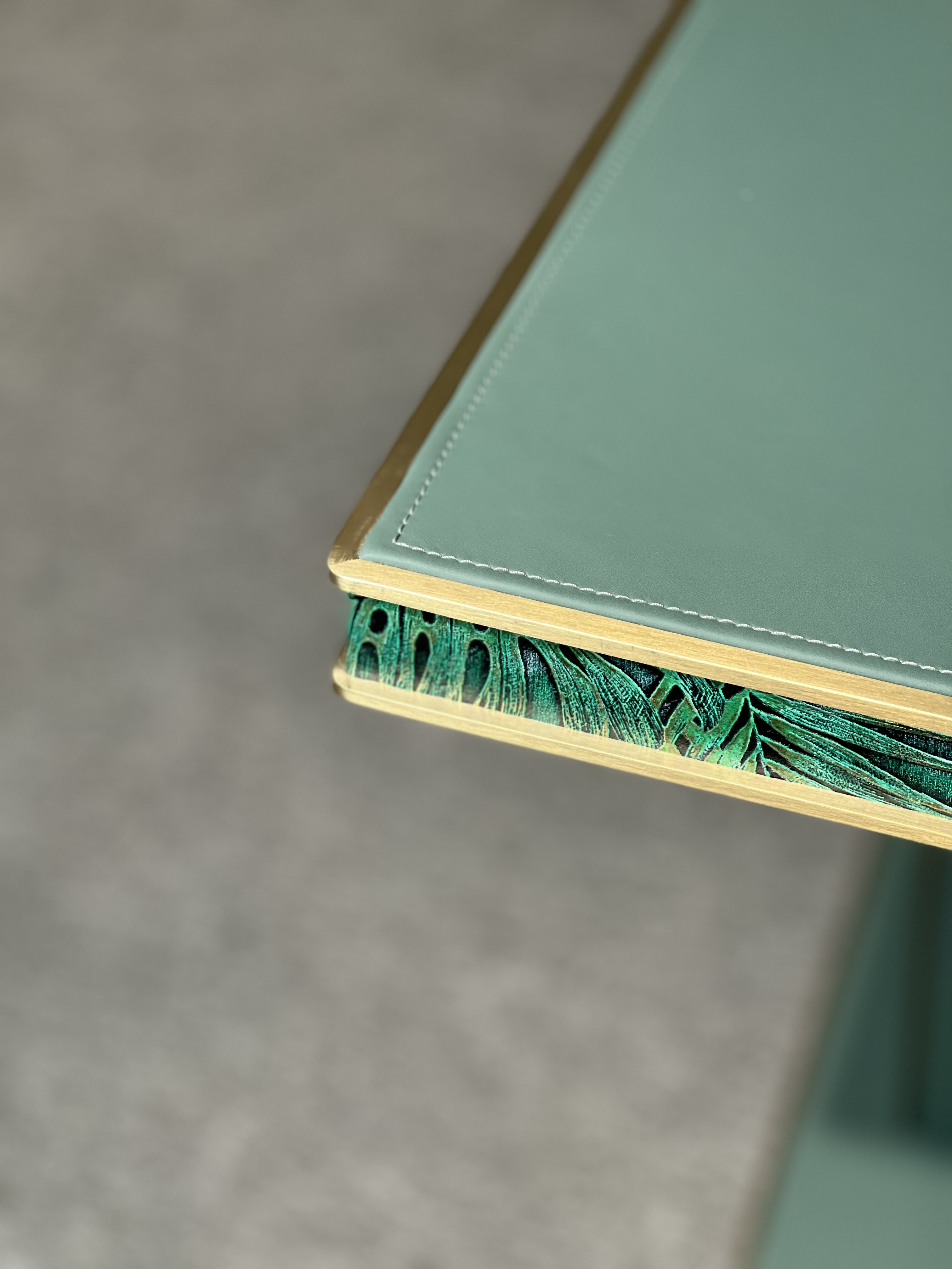 APTG-2683 Porch Console