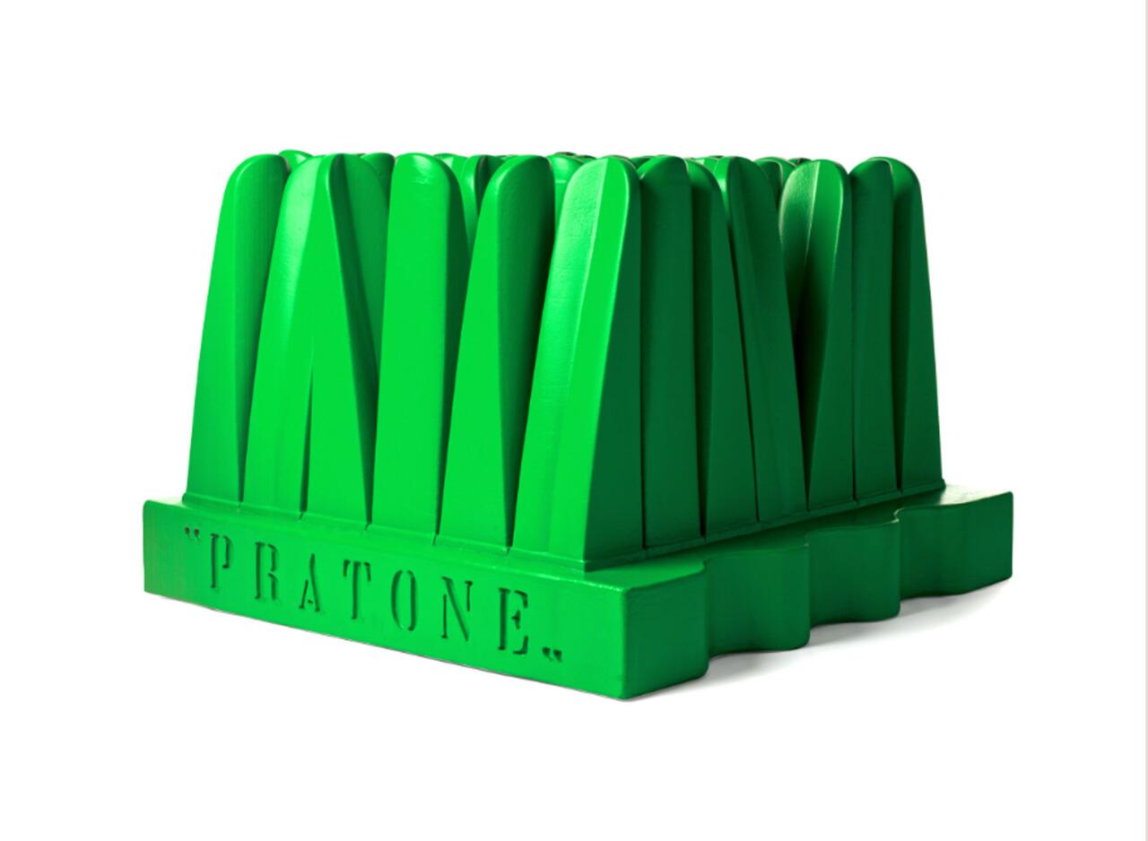 Fun with Postures: Pratone Grass Stem Sofa