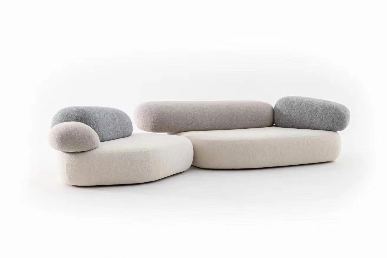 Grenzenlose Kreativität: Flexibles modulares System von Pebble-Sofas