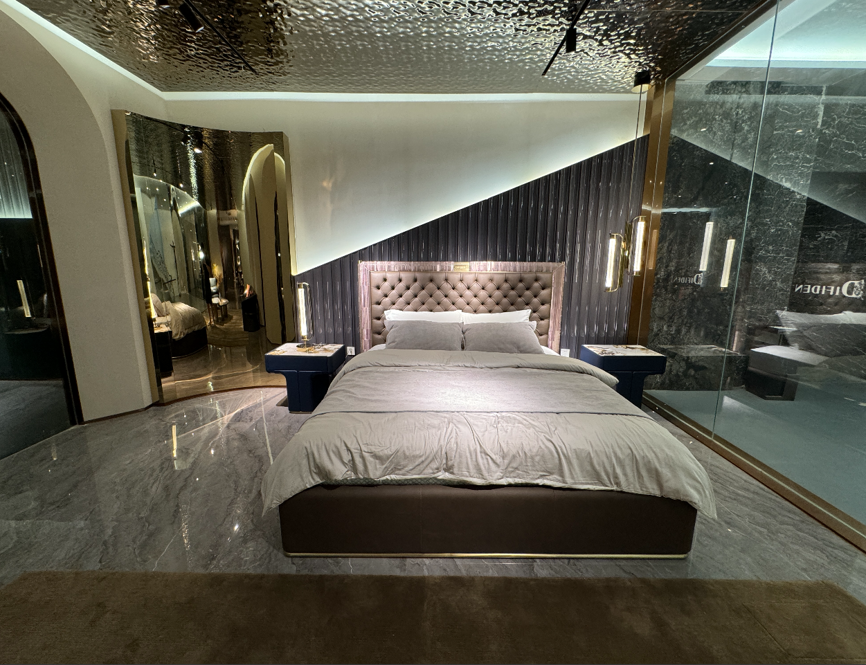 DX2-071-1A king-size bed  soft and comfortable - Chiuchiufurniture