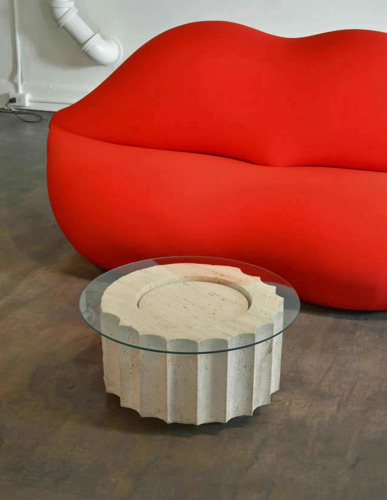 Embrace Sexiness: The Comfort and Aesthetics of the Bocca Lip Sofa