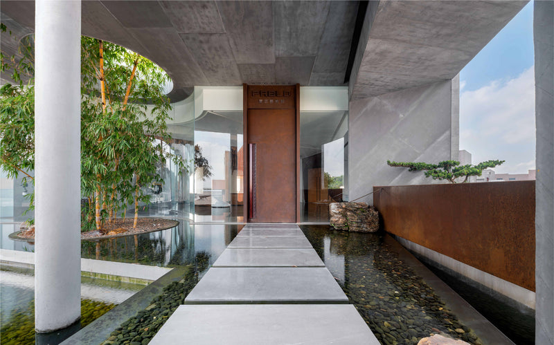 GLOBALWITHLOCALINSIGHT