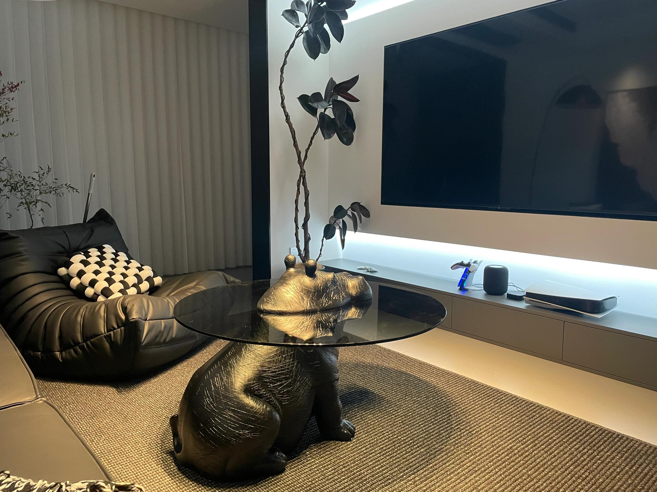 Hippo Coffee Table Mark Stoddart - Luxury Sculptural Glass Coffee Table