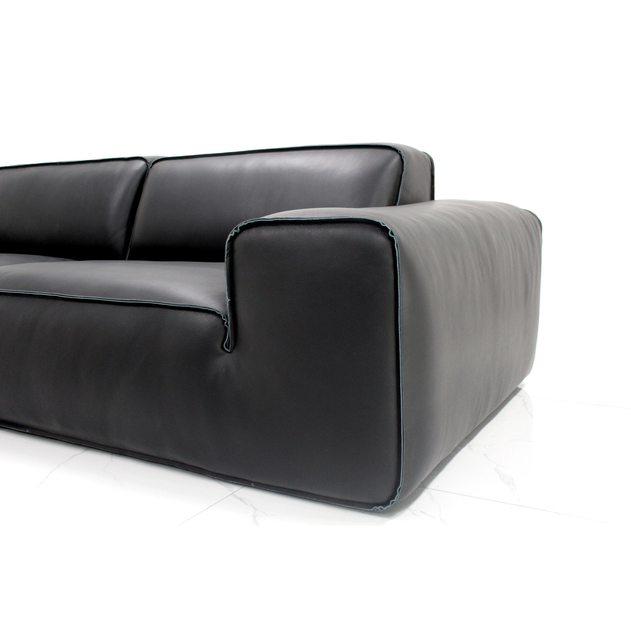 Dennes Big Black Bull Sofa: A Majestic Embrace with a Gentle Touch VJ2-2359 Sofa