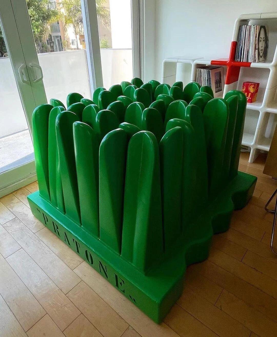 Fun with Postures: Pratone Grass Stem Sofa