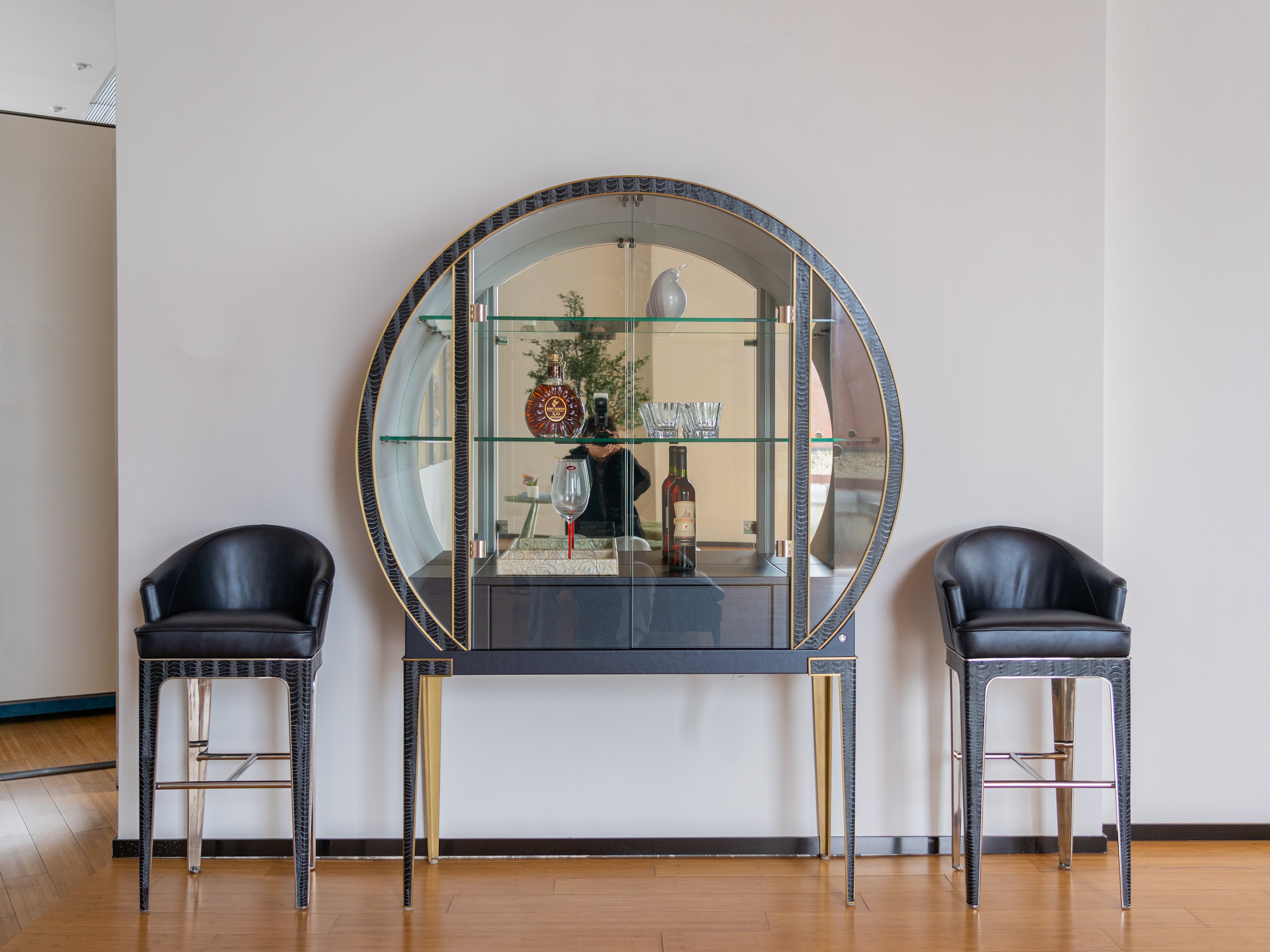 APTA-3033 Wine Cabinet - Stylish and Functional Wine Storage Solution - Chiuchiufurniture