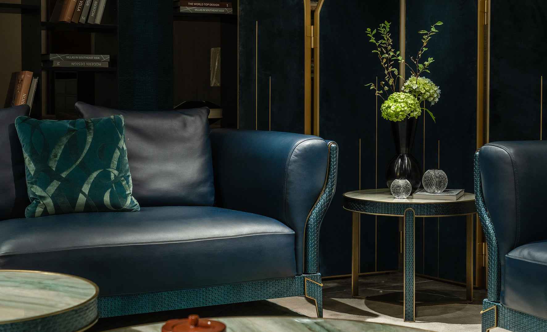 APTC-2756 Round table