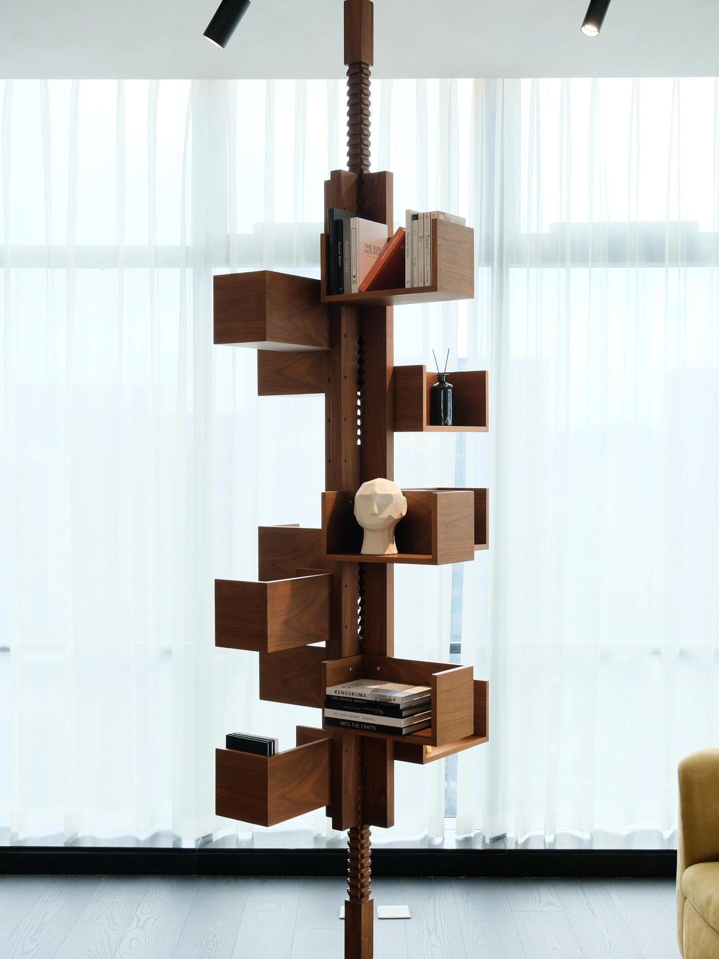 Transformative Design: Albero's 360-Degree Rotating Bookshelf