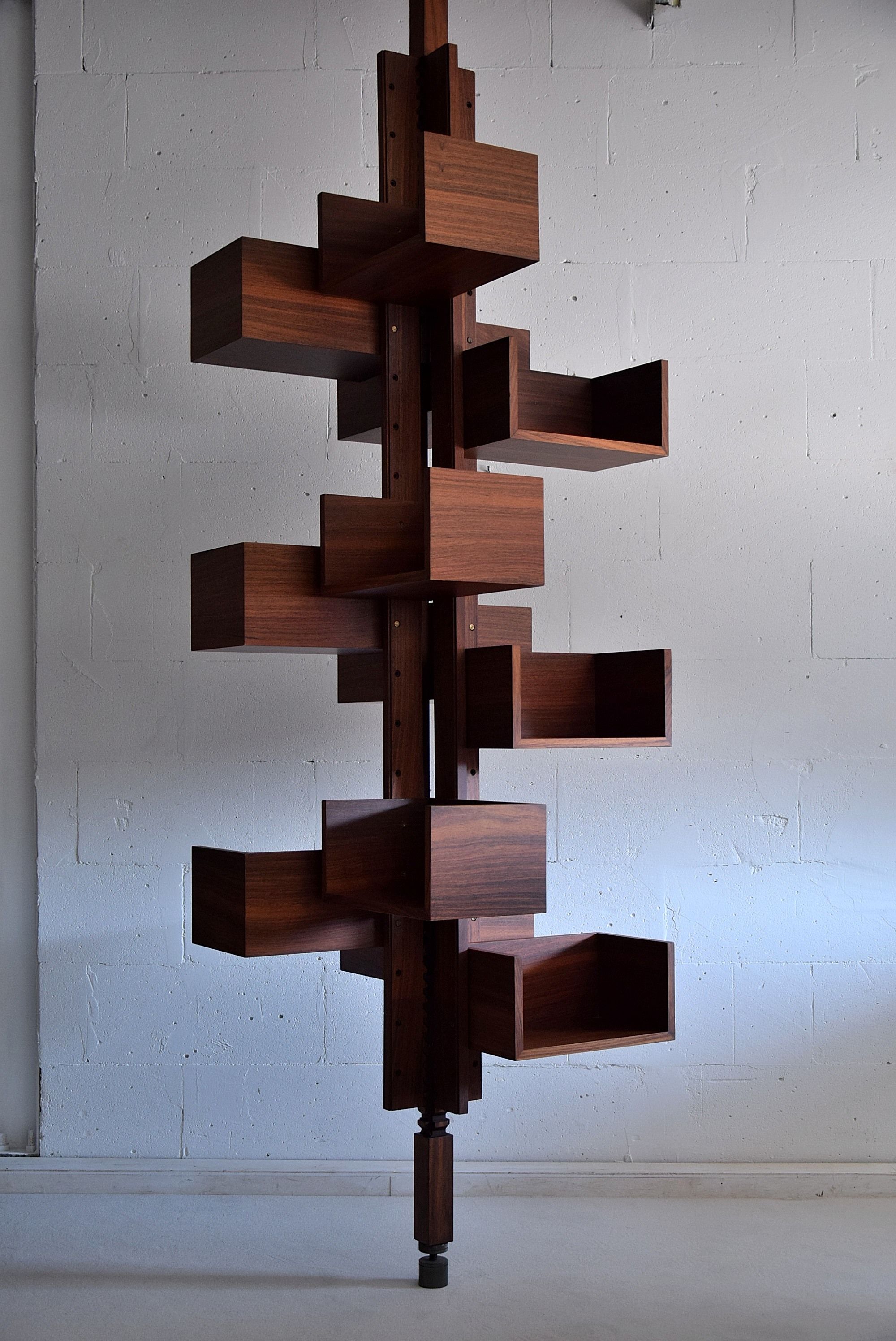 Transformative Design: Albero's 360-Degree Rotating Bookshelf