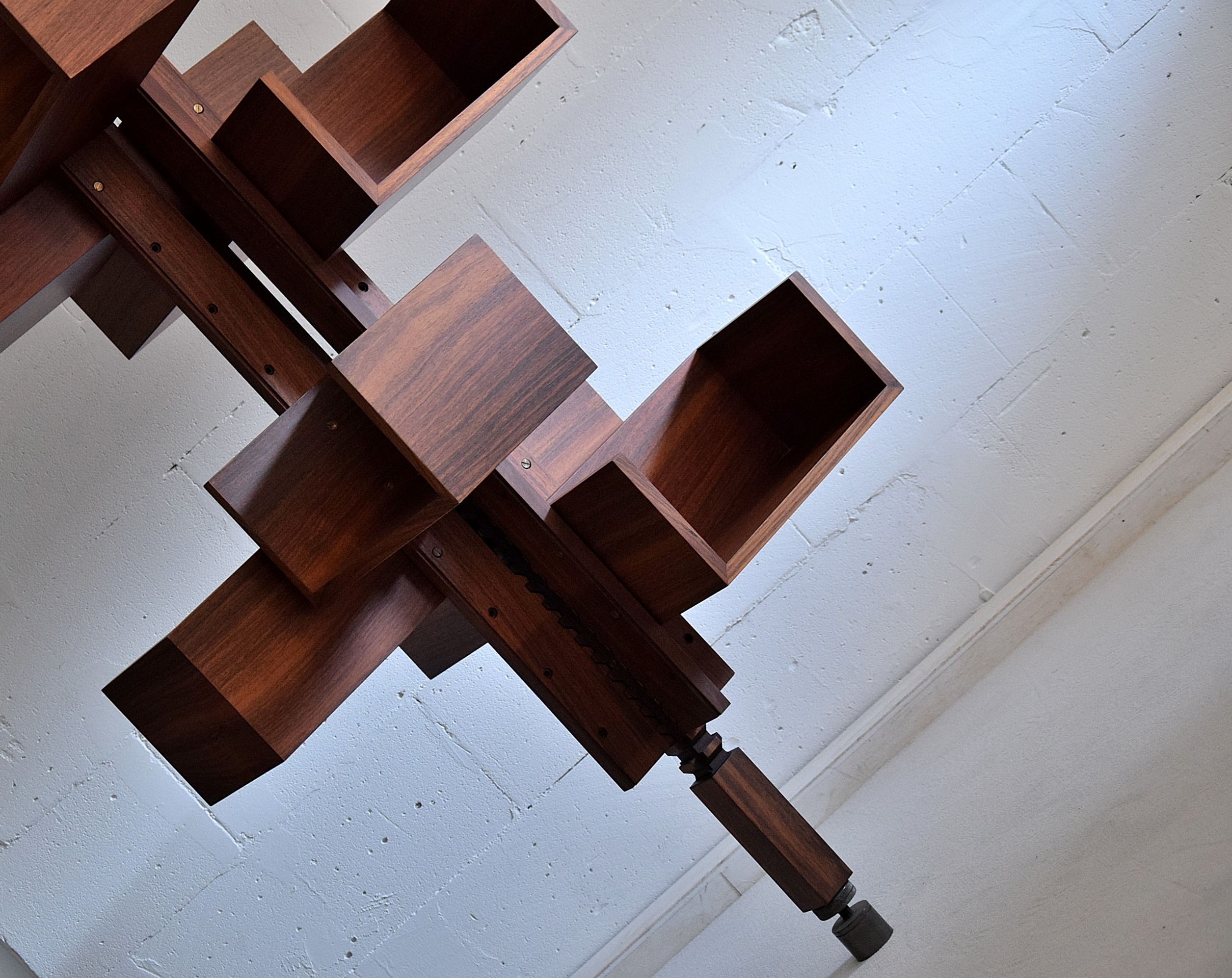 Transformative Design: Albero's 360-Degree Rotating Bookshelf