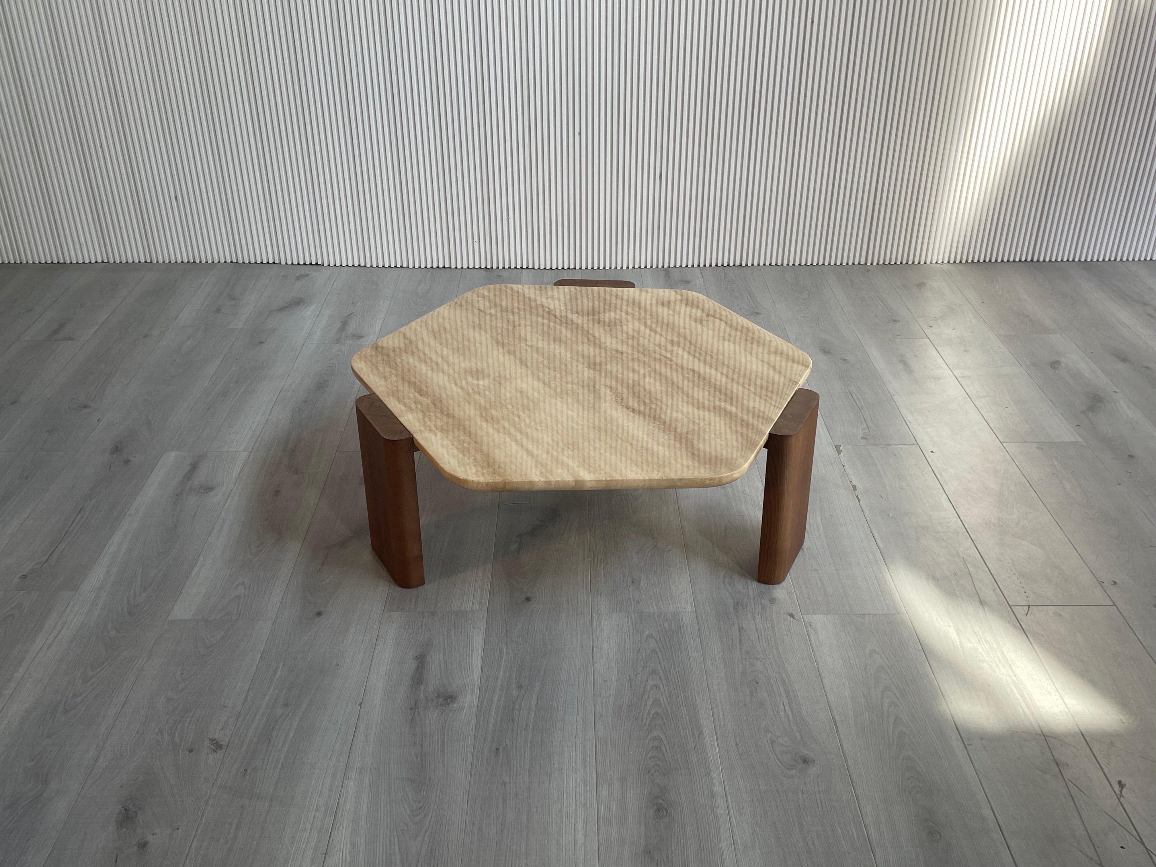 CJ-346 Coffee table