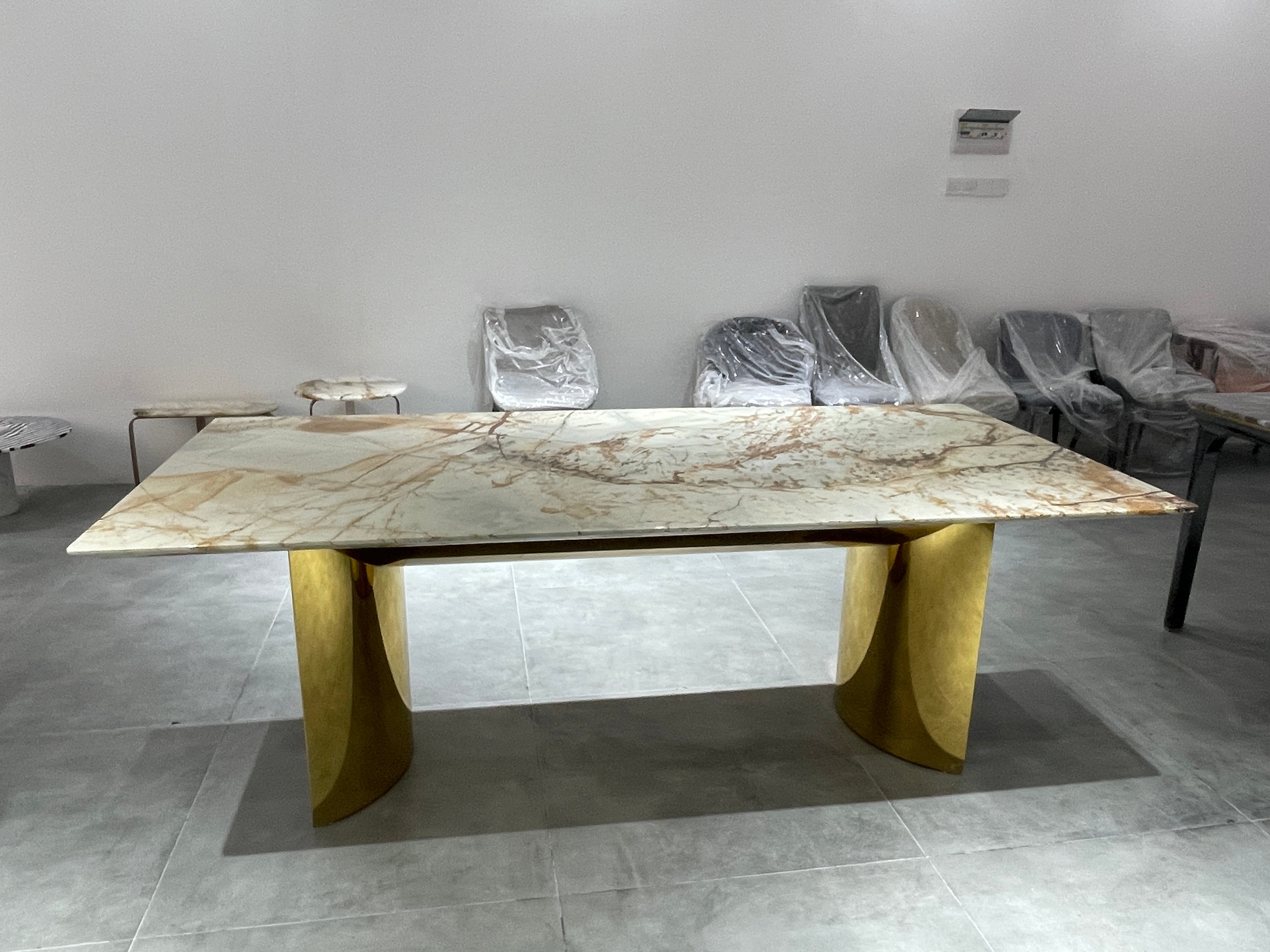 CZ-071 Dining table