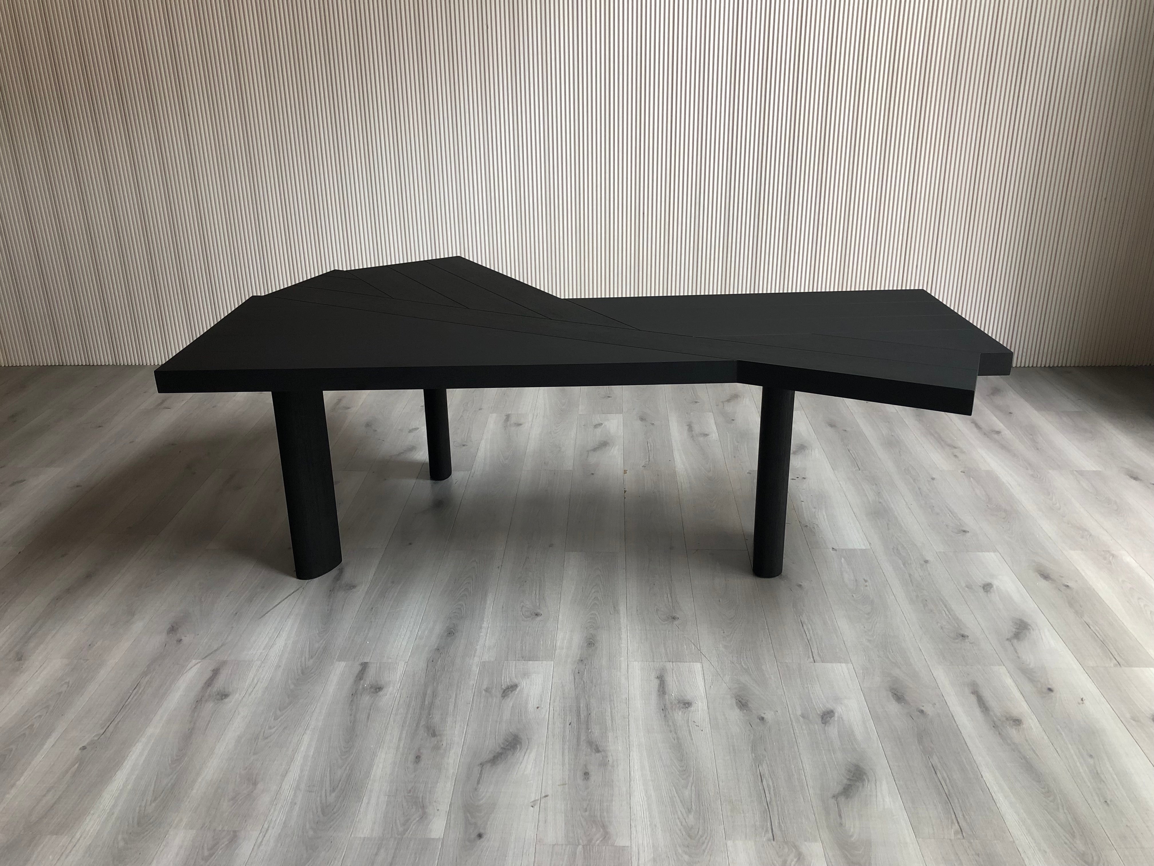 CZ-082 Irregular Scalloped Dining Table