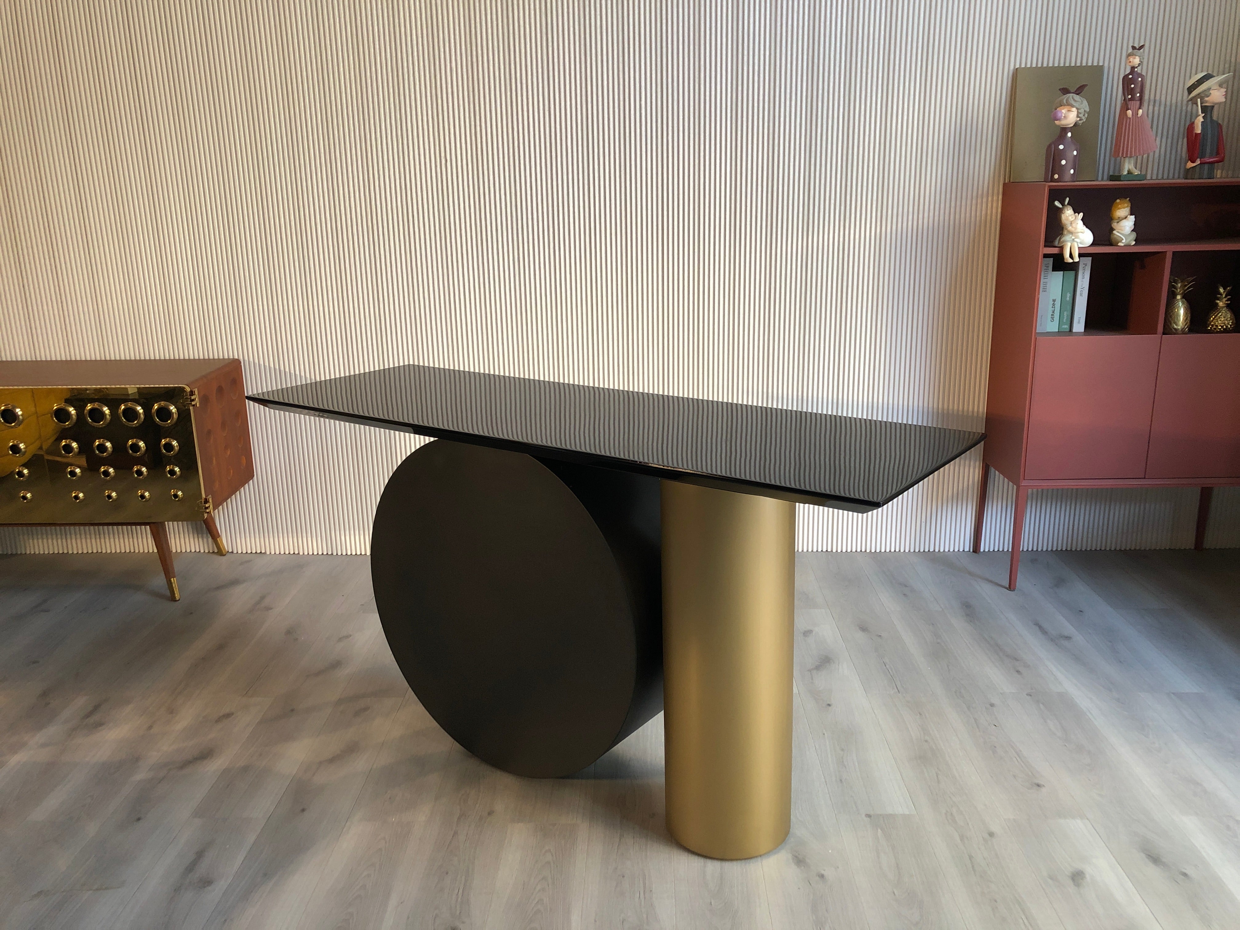 CZ-123 entrance table