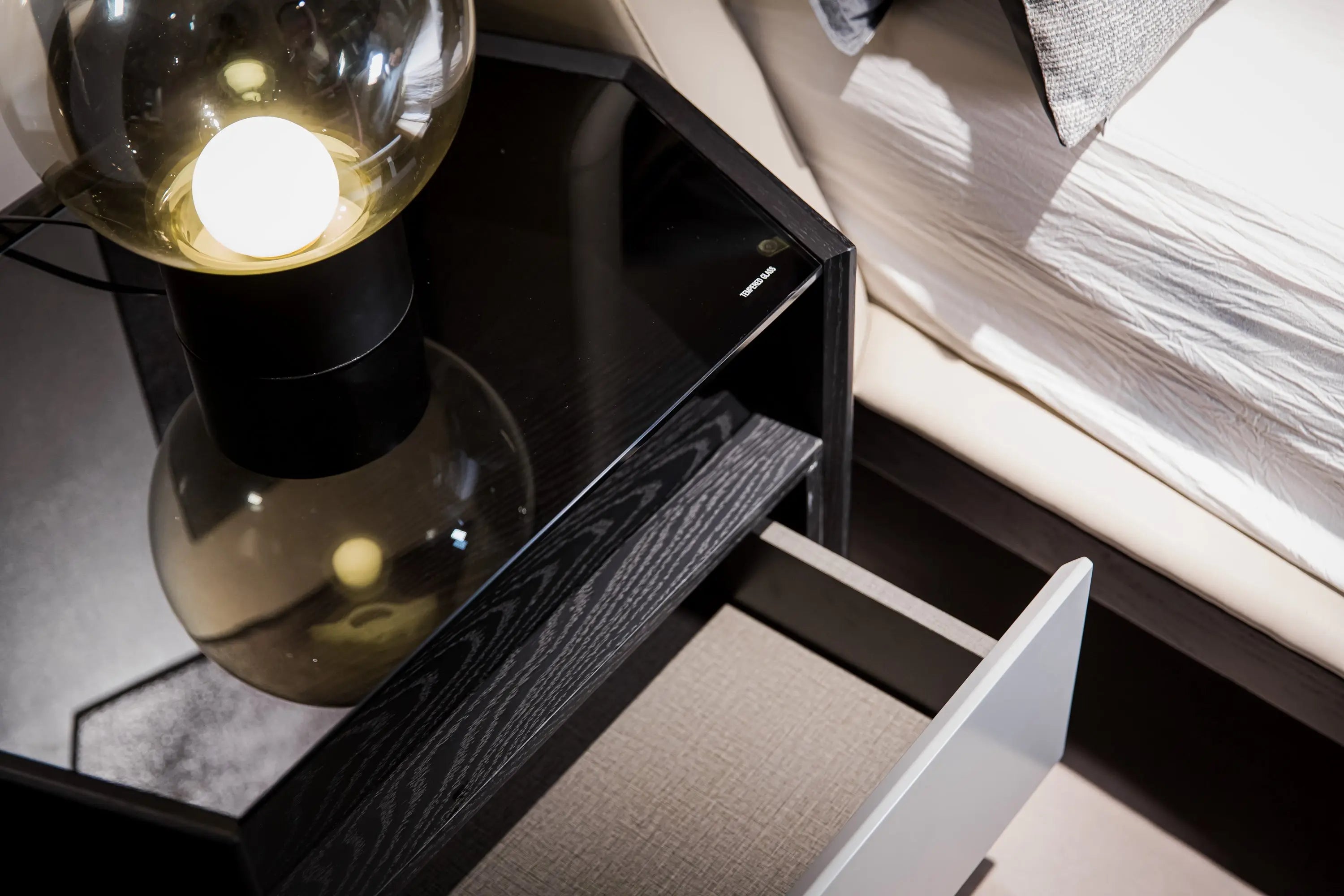 Contemporary Black HX5-1695-2 Bedside Table