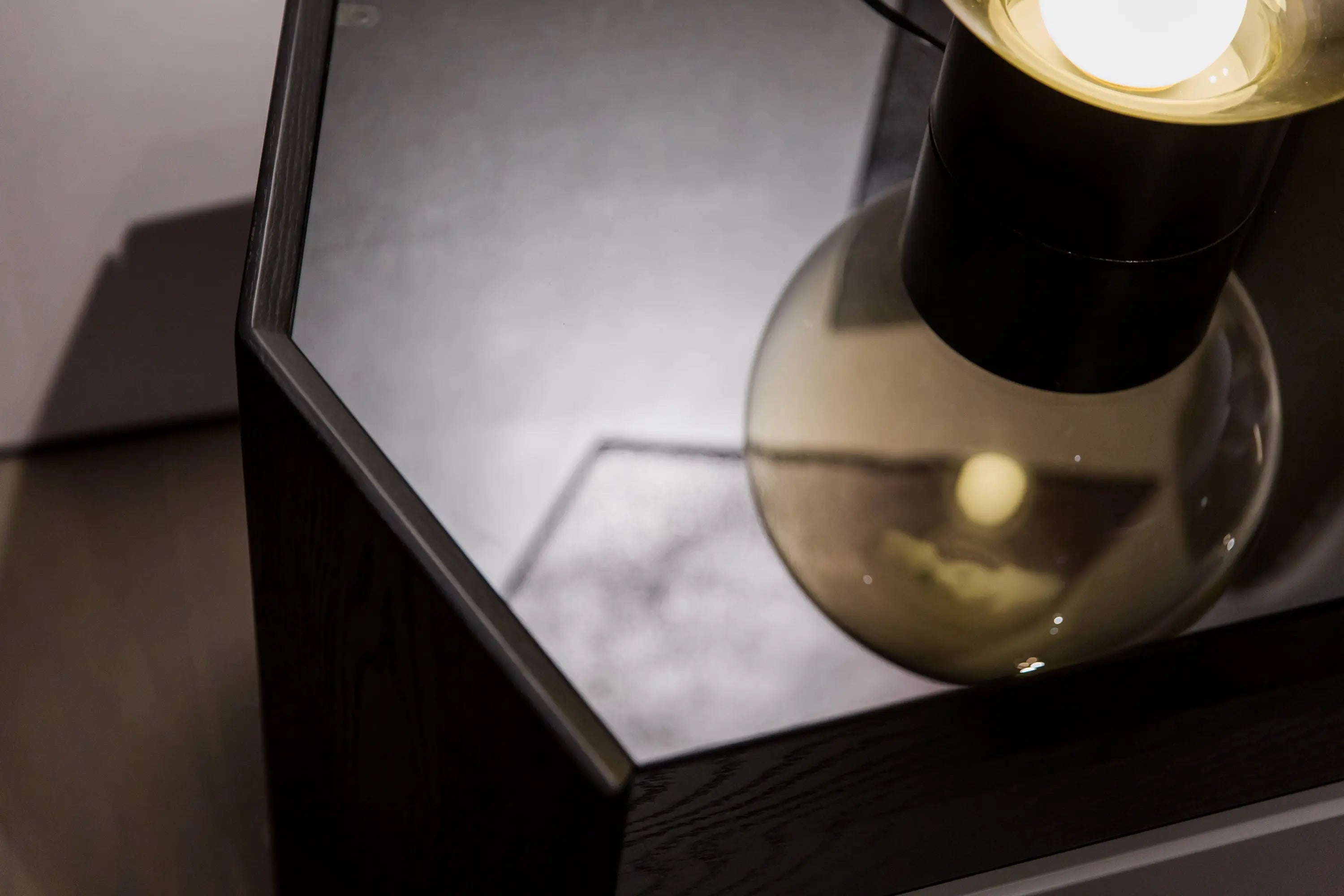 Contemporary Black HX5-1695-2 Bedside Table