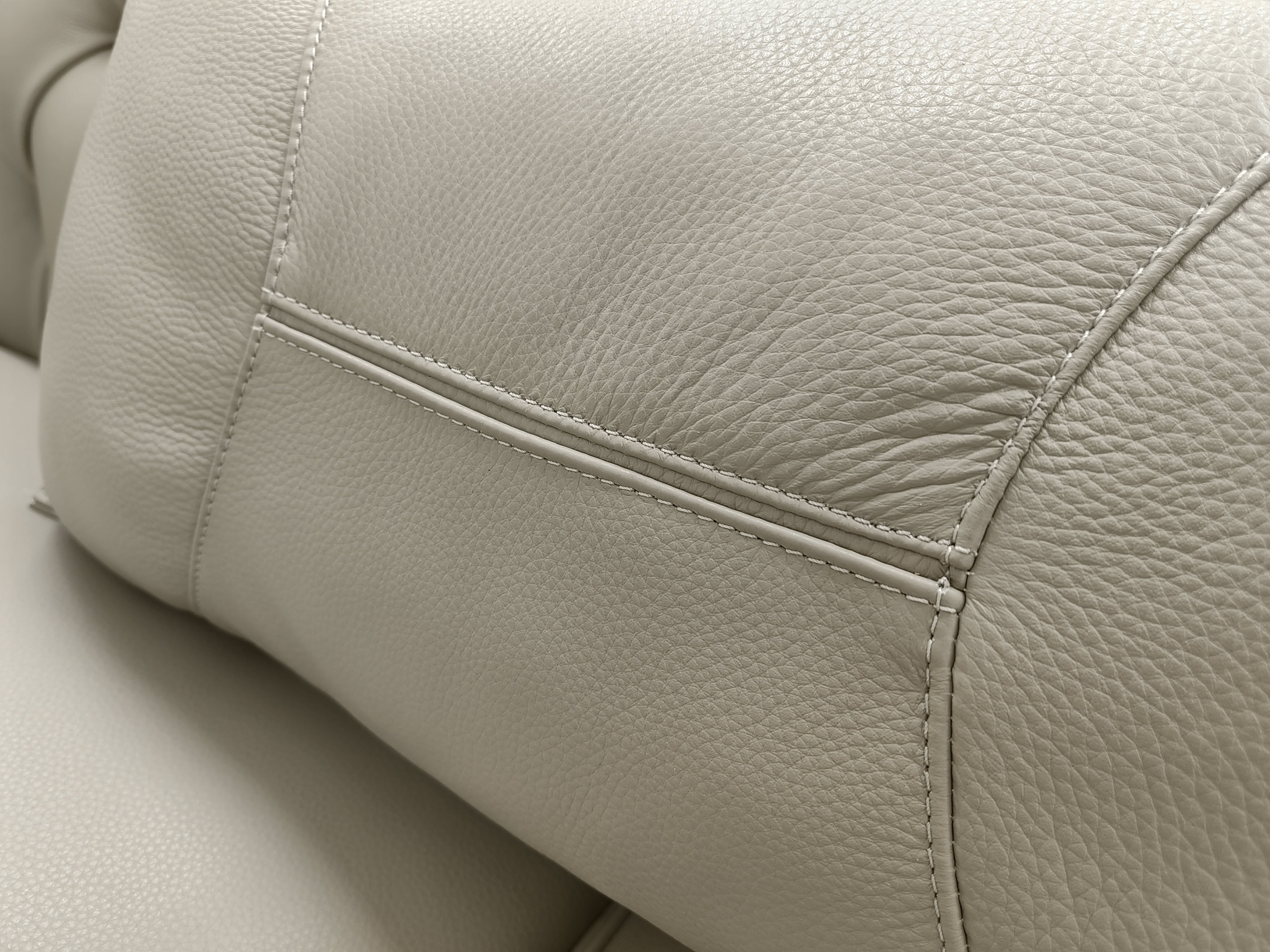 DJ5-081 Four-seater sofa Two-seater sofa Comfortable and soft to sit on - Chiuchiufurniture