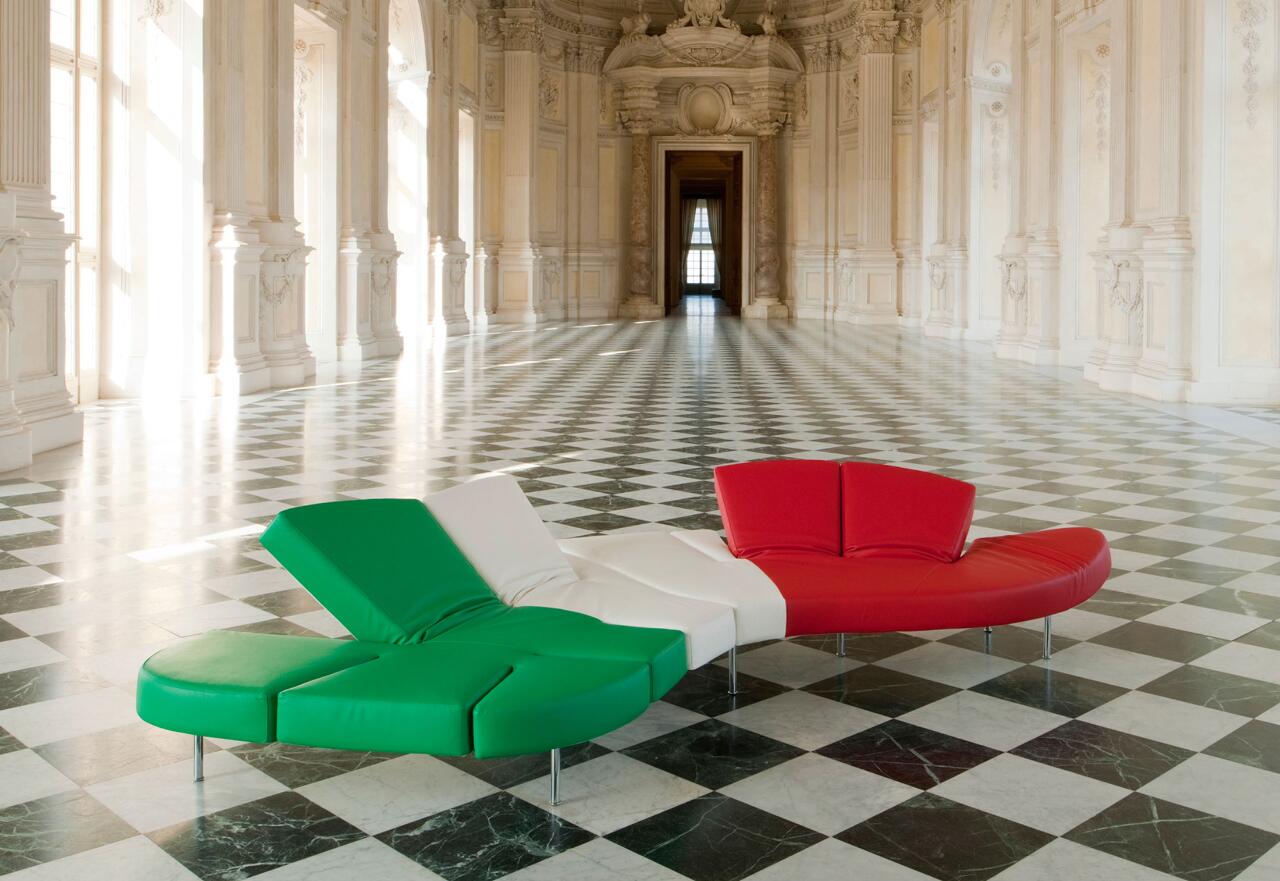 Custom Comfort: Sofa with Adjustable Modules and Multi-Angle Design