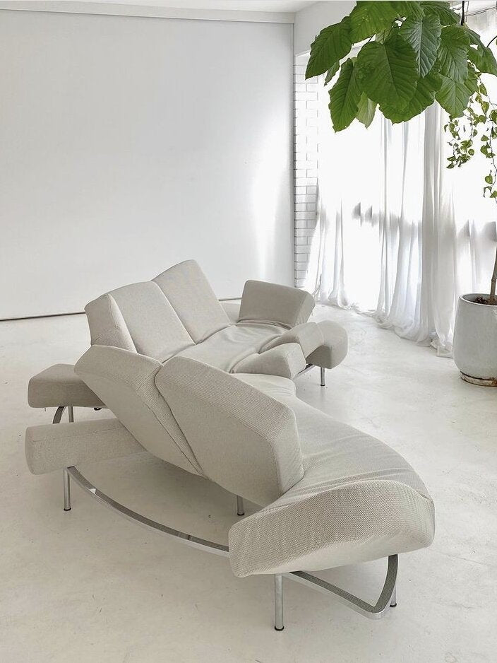 Custom Comfort: Sofa with Adjustable Modules and Multi-Angle Design